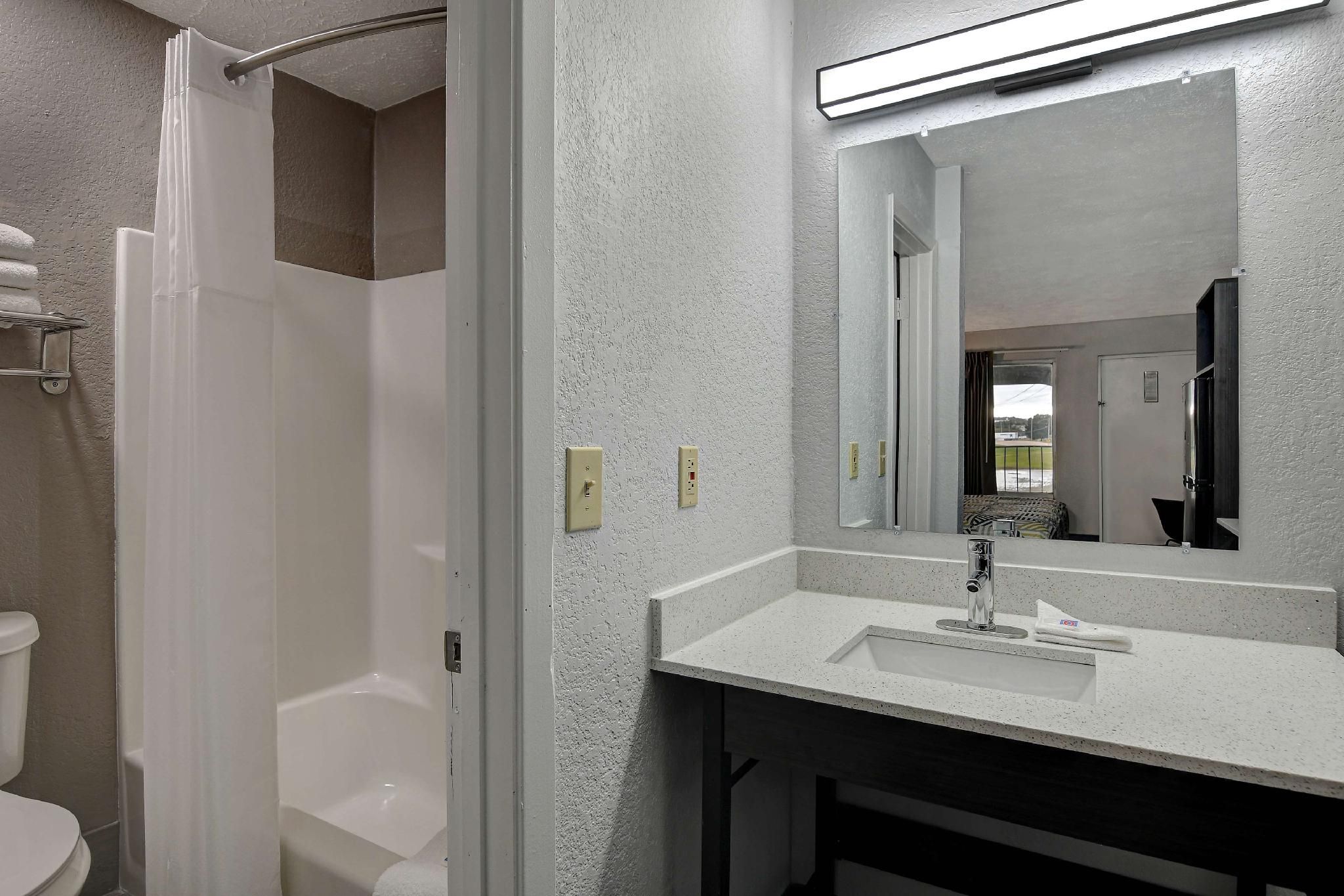 2 Full Beds | Non-Smoking, Kitchen