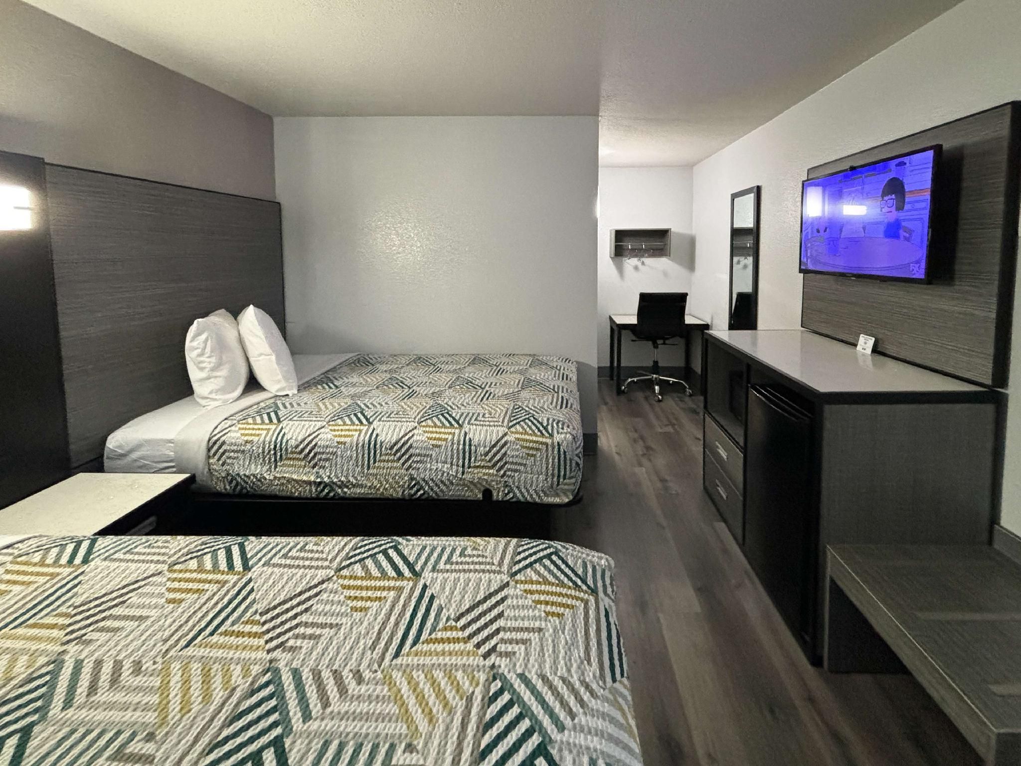 2 Full Beds | Non-Smoking, Micfridge