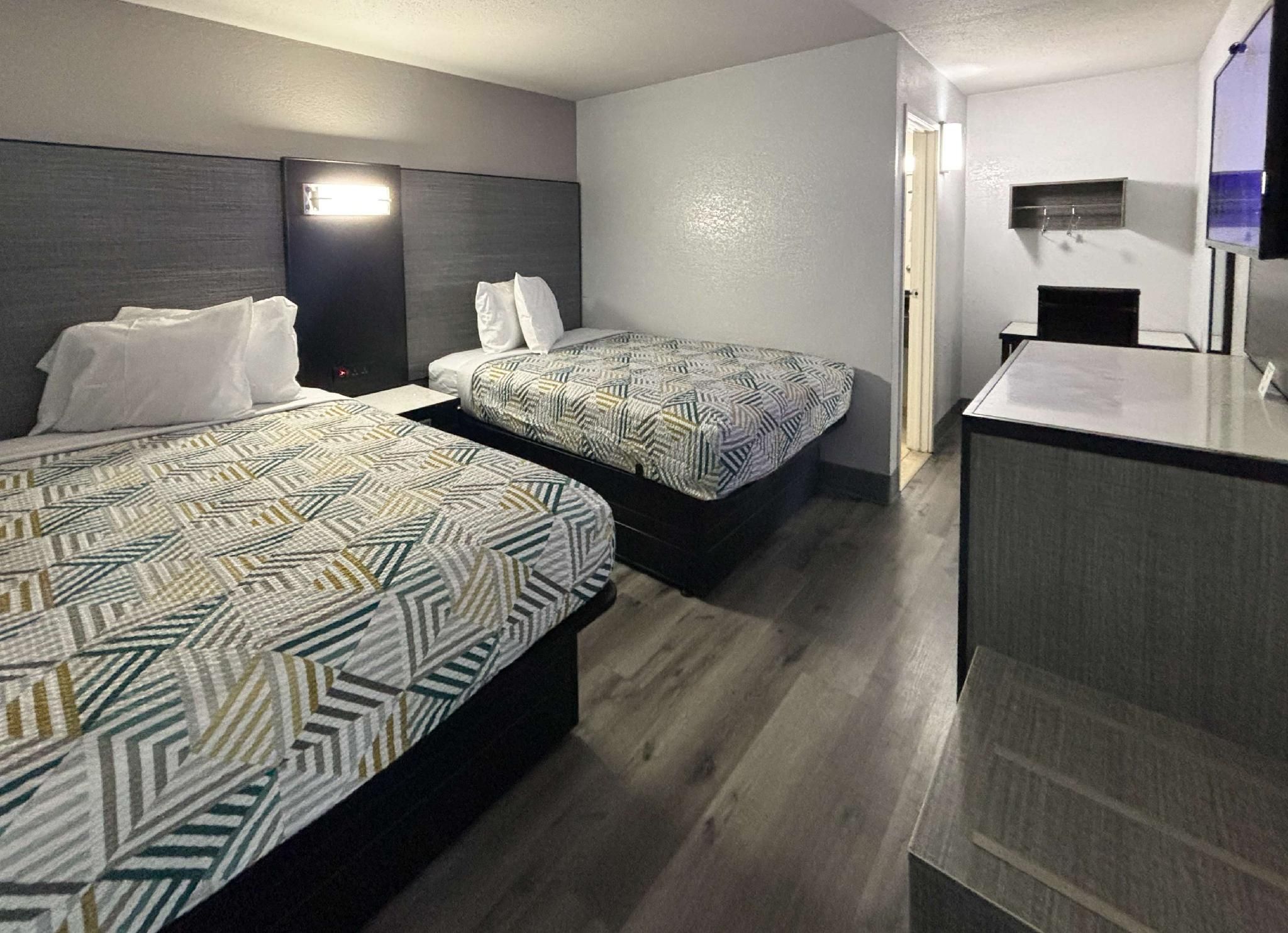 2 Full Beds | Non-Smoking, Micfridge