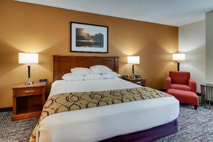 1 King Bed, Jacuzzi
