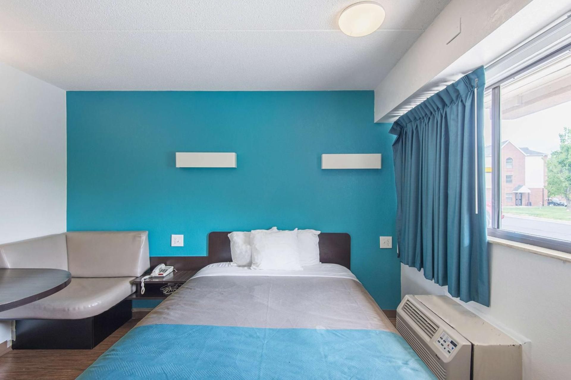 King Room - Disability Access - Non-Smoking