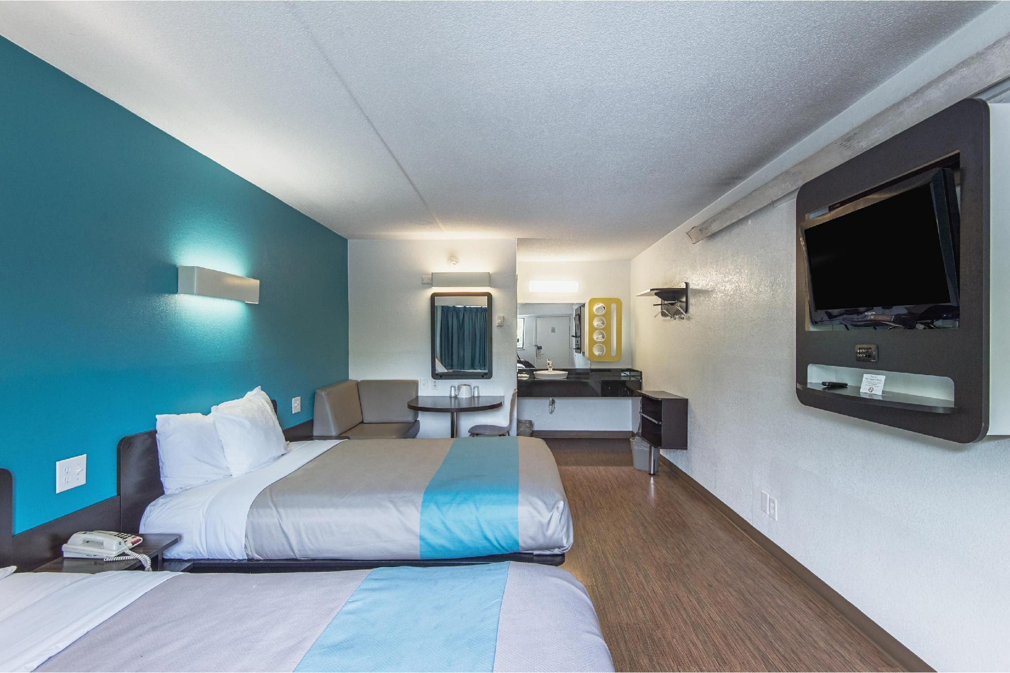 2 FULL BEDS | ACCESSIBLE, NON-SMOKING