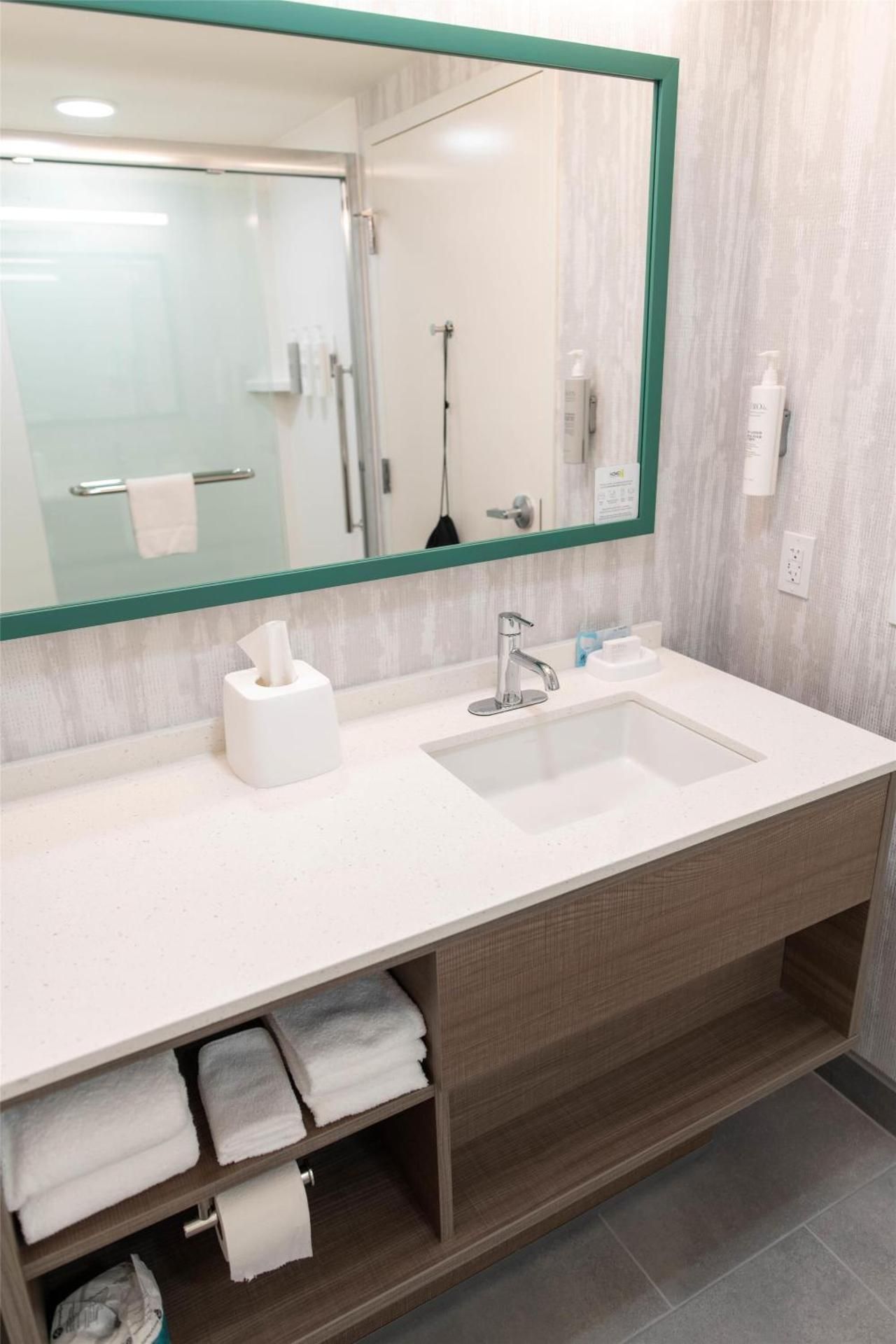 1 King Hearing Accessible Studio Suite