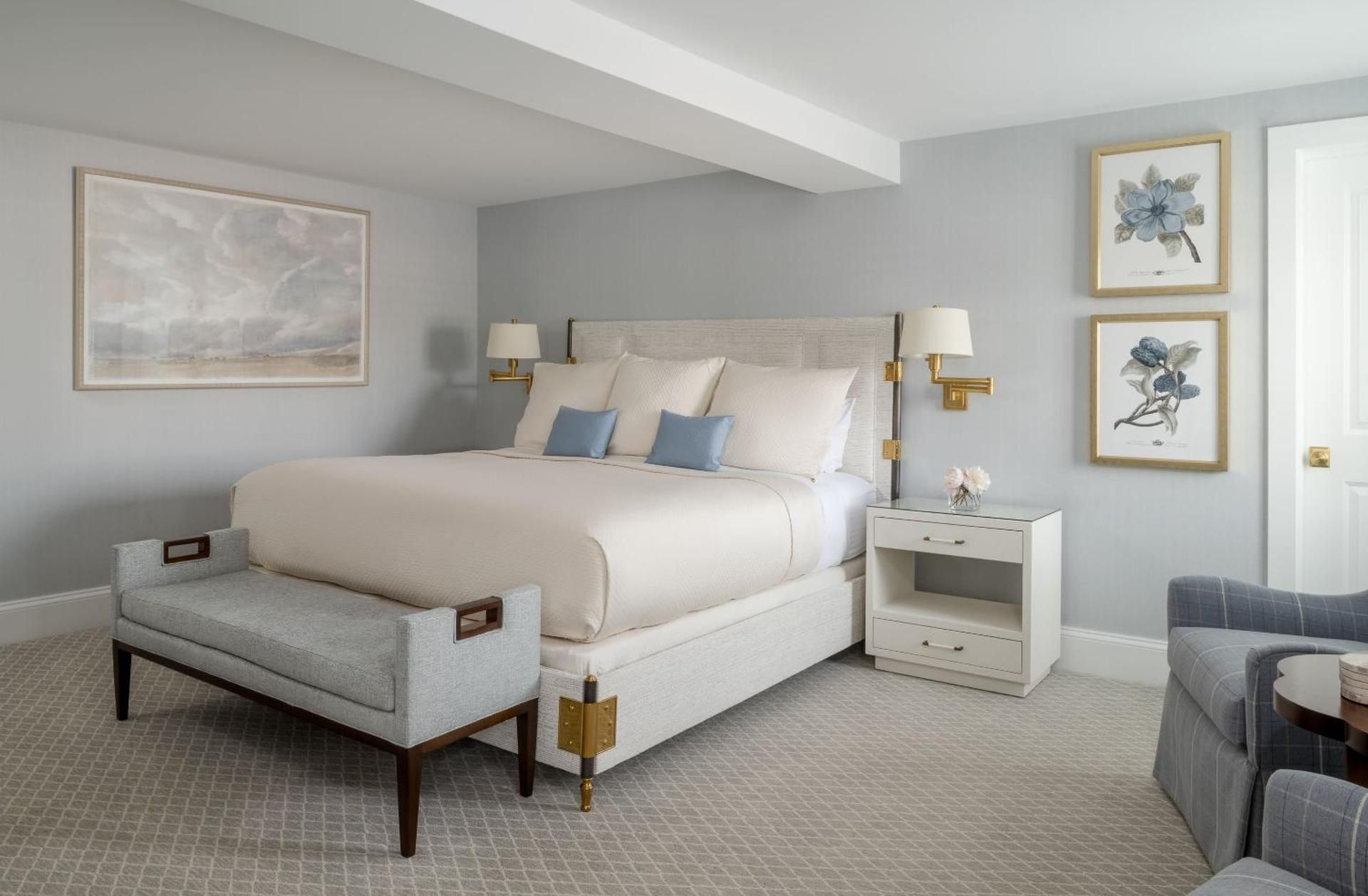 Deluxe Queen Room