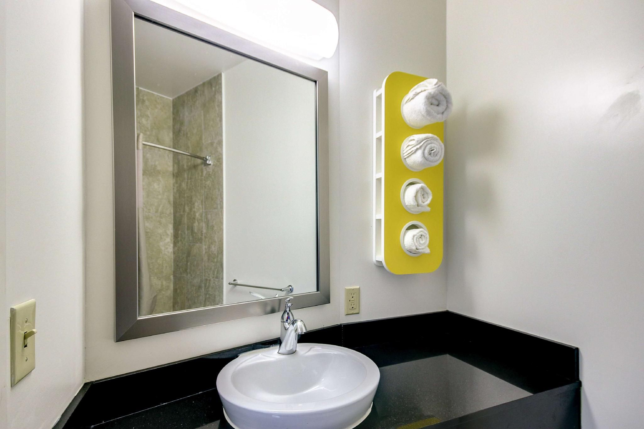 Motel 6 Allentown, PA 2 Queen Beds | Non-Smoking, Micfridge 3