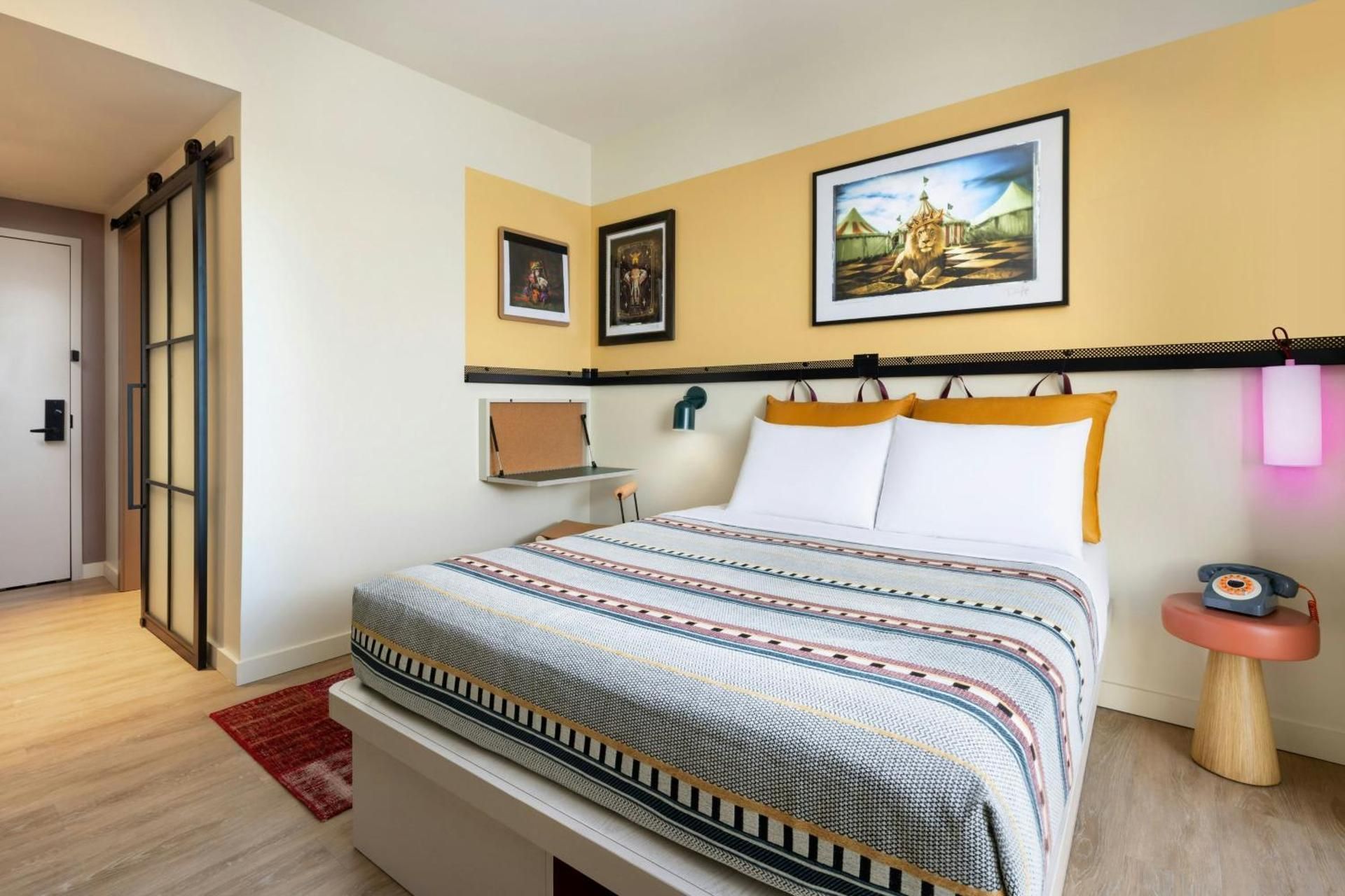 Queen Room - Hearing Accessible