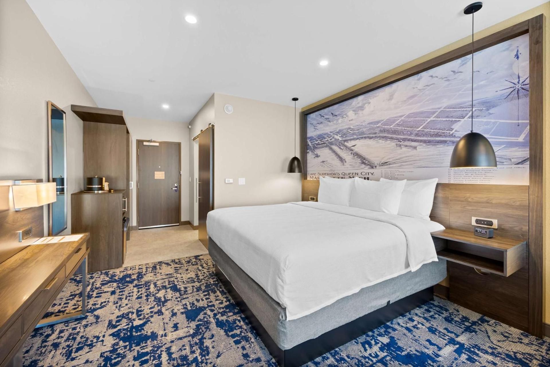 Best Western Plus Marquette Hotel & Suites Accessible - Suite 1 King Bed, Mobility Accessible, Bathtub, Sofabed, Microwave And Mini-refrigerato