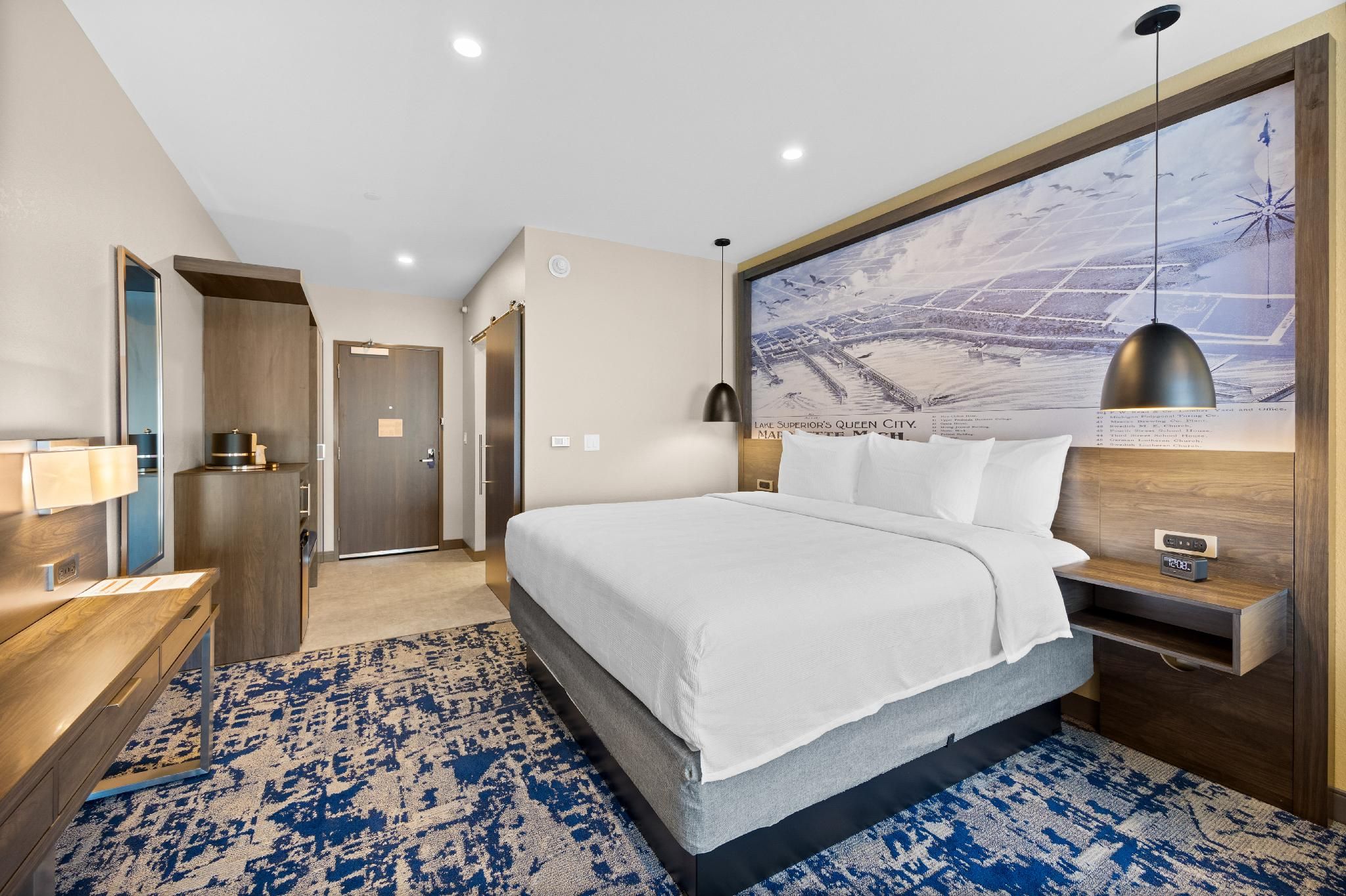 1 King Bed, Nonsmoking