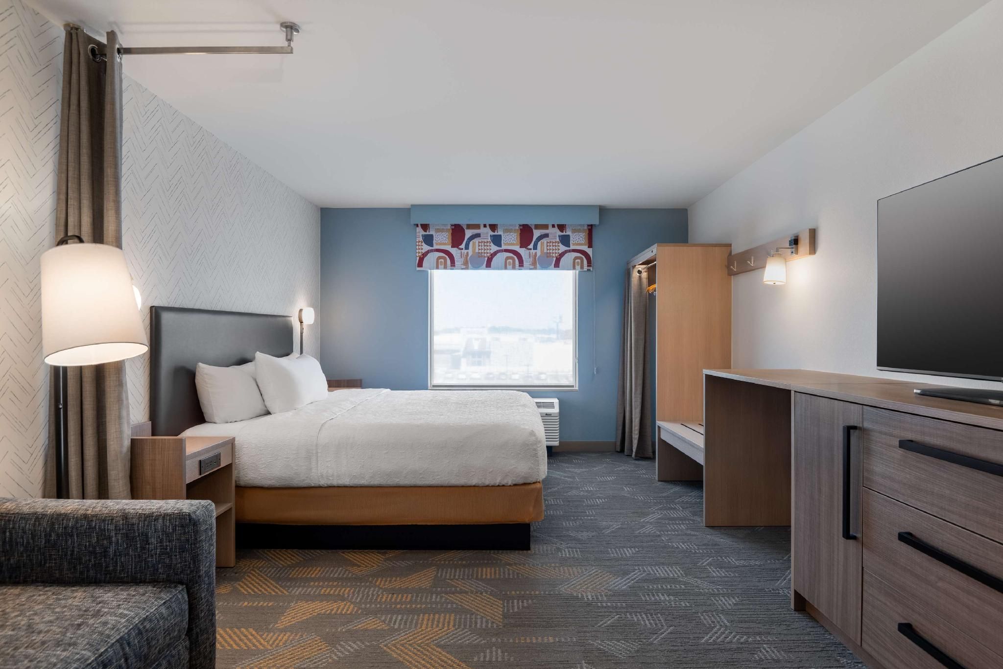1 King Bed Studio Suite