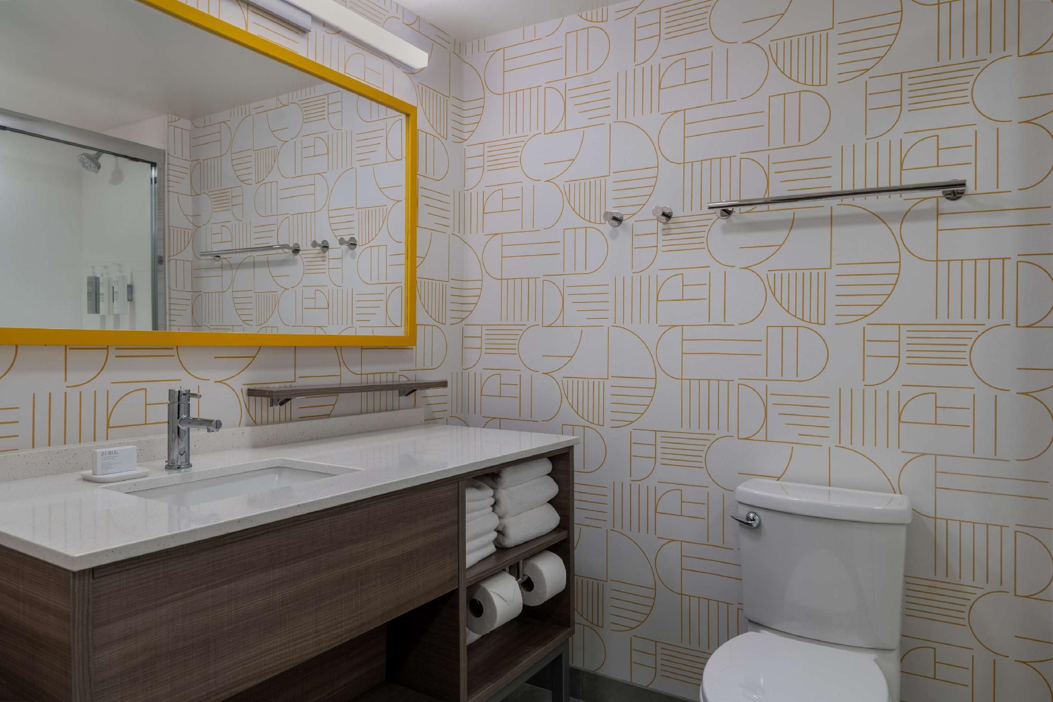 2 Queen Beds Studio Suite
