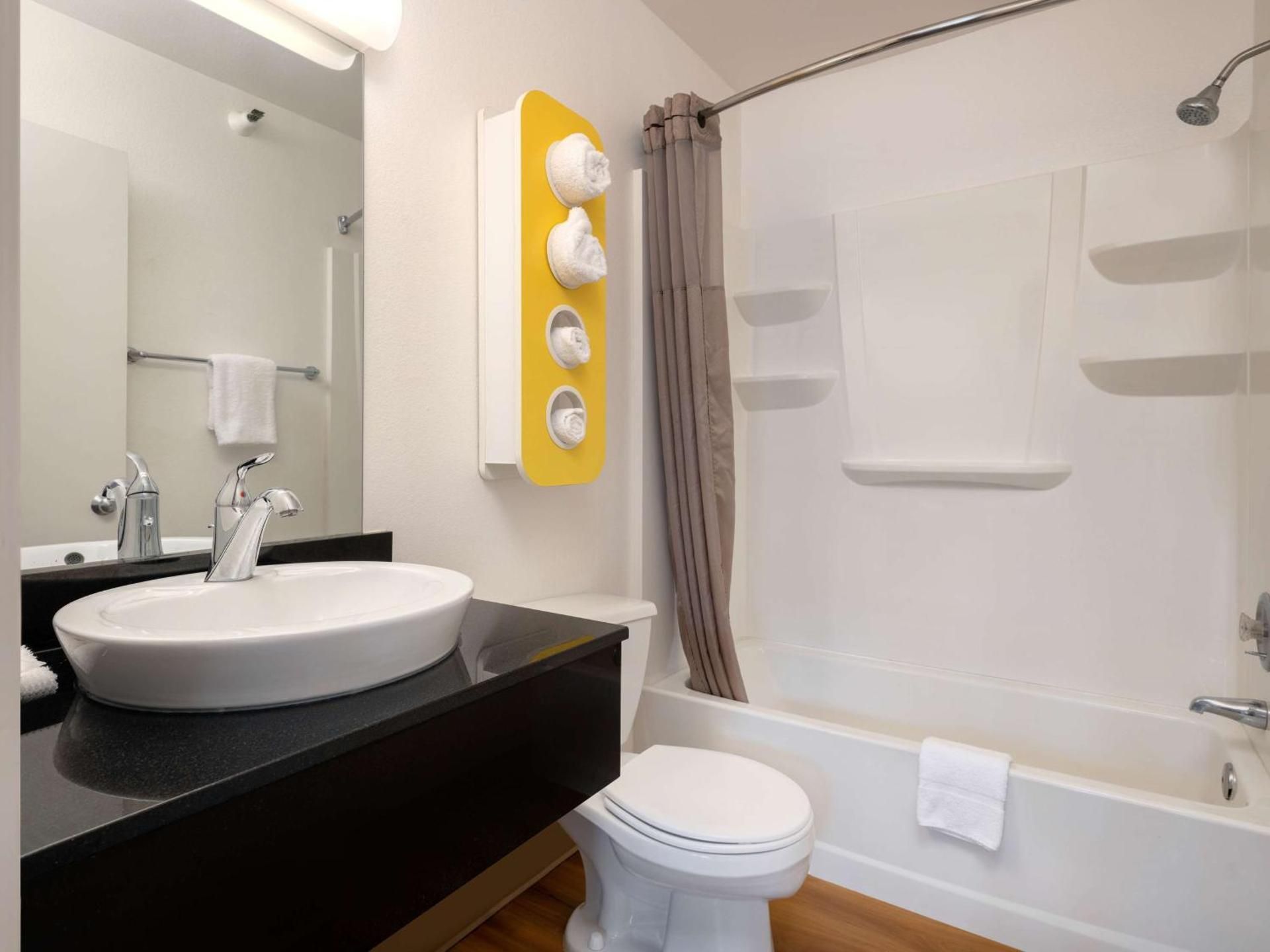 Deluxe Quadruple Room - Non-Smoking