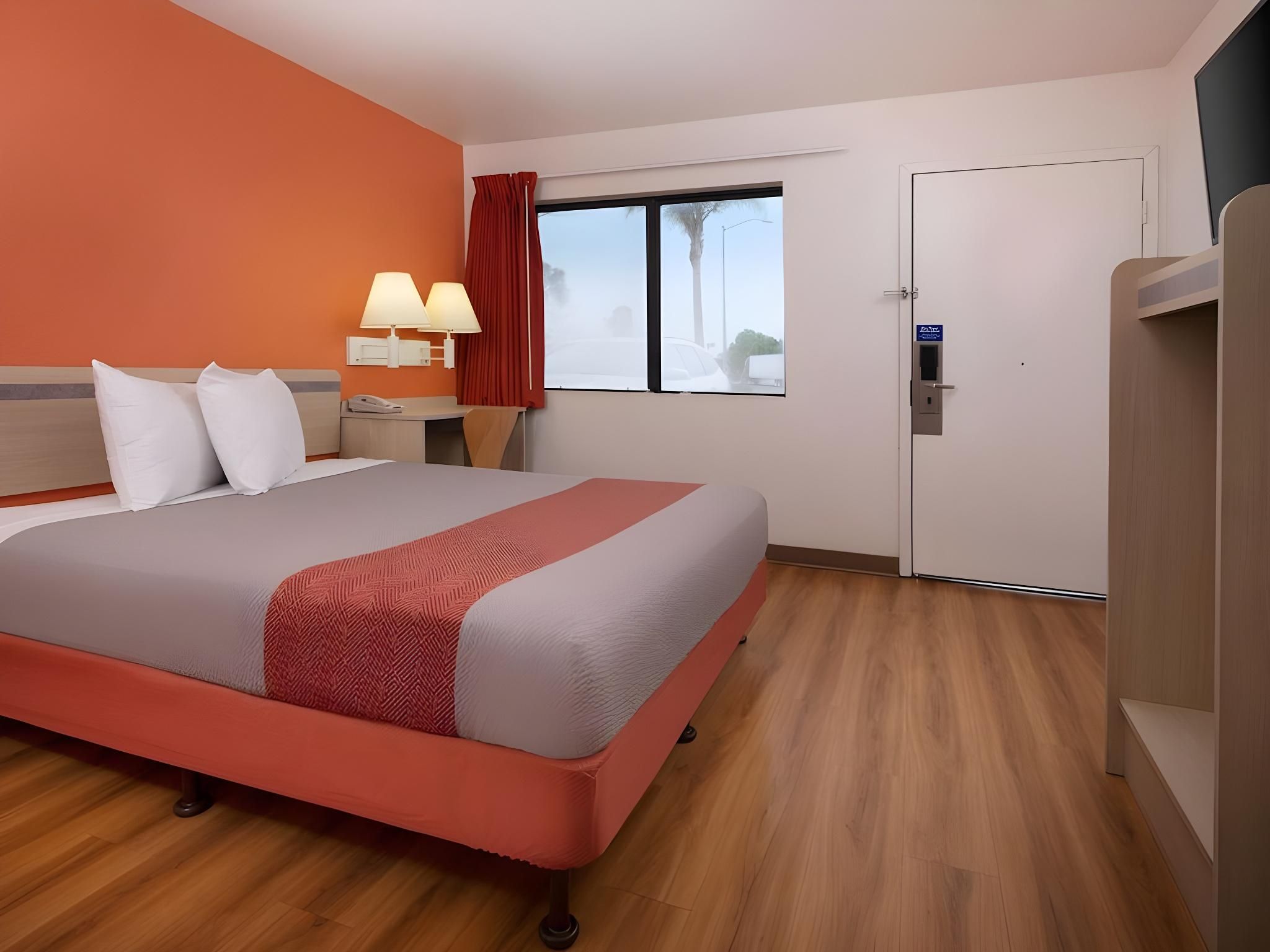 Queen Room - Disability Access