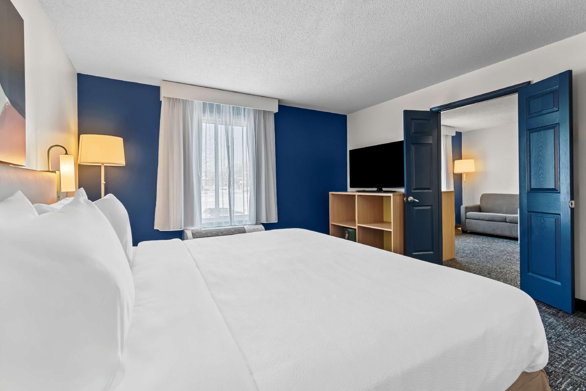 1 King Suite