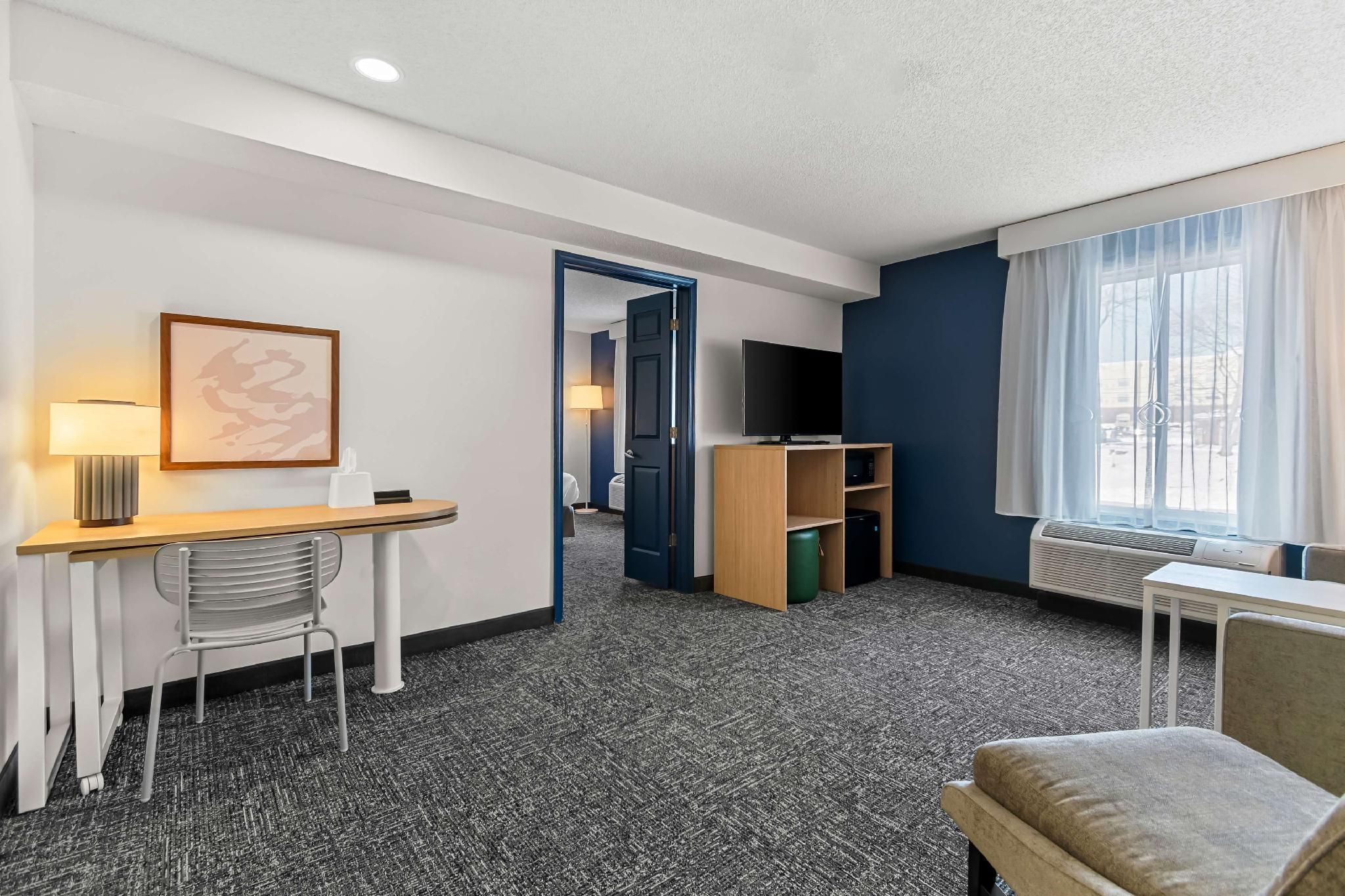 1 King Suite