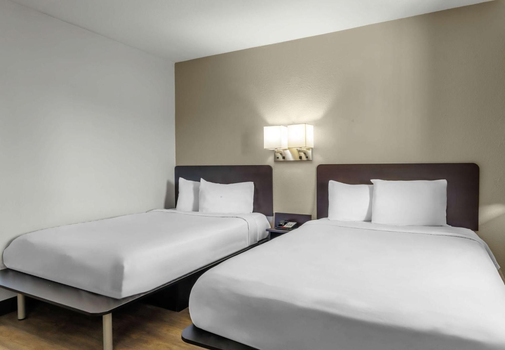 Double Room with Roll-In Shower - Mobility/Hearing Accessible