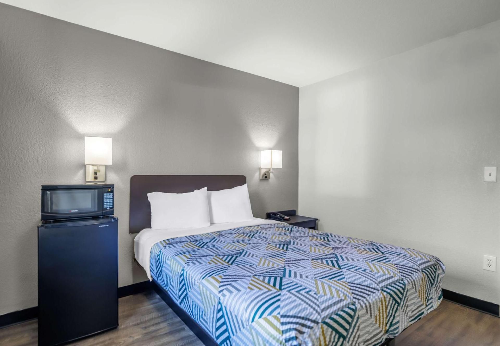 Queen Room with Hearing Accessible
