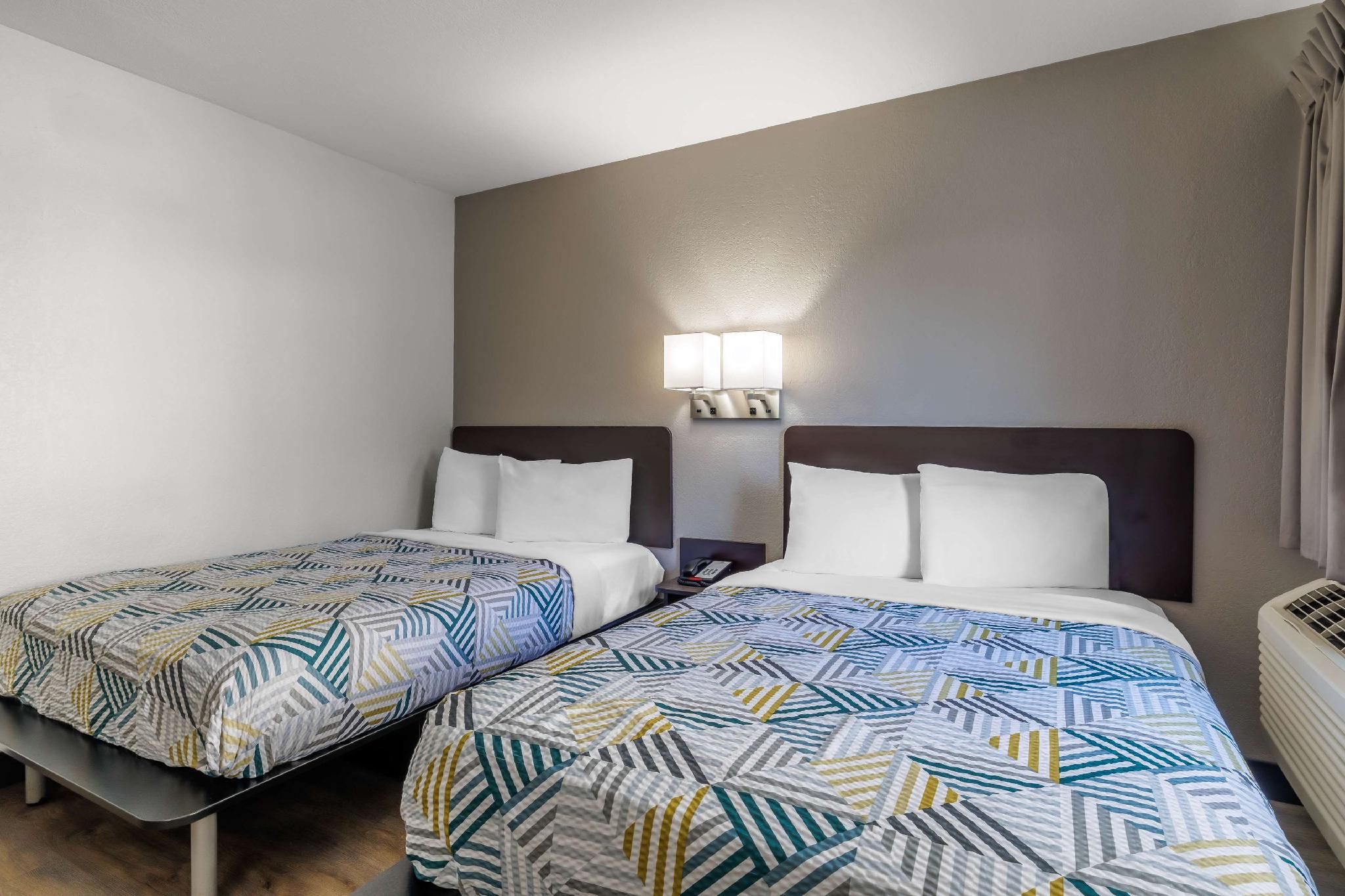 2 Full Beds |