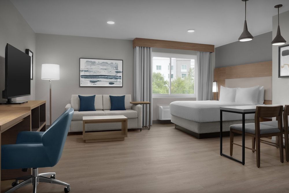 Studio Suite, 1 King Bed, Accessible Bathtub (Mobility Accessible)