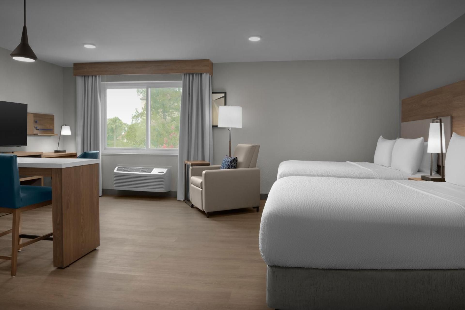 2 Queen Studio Suite