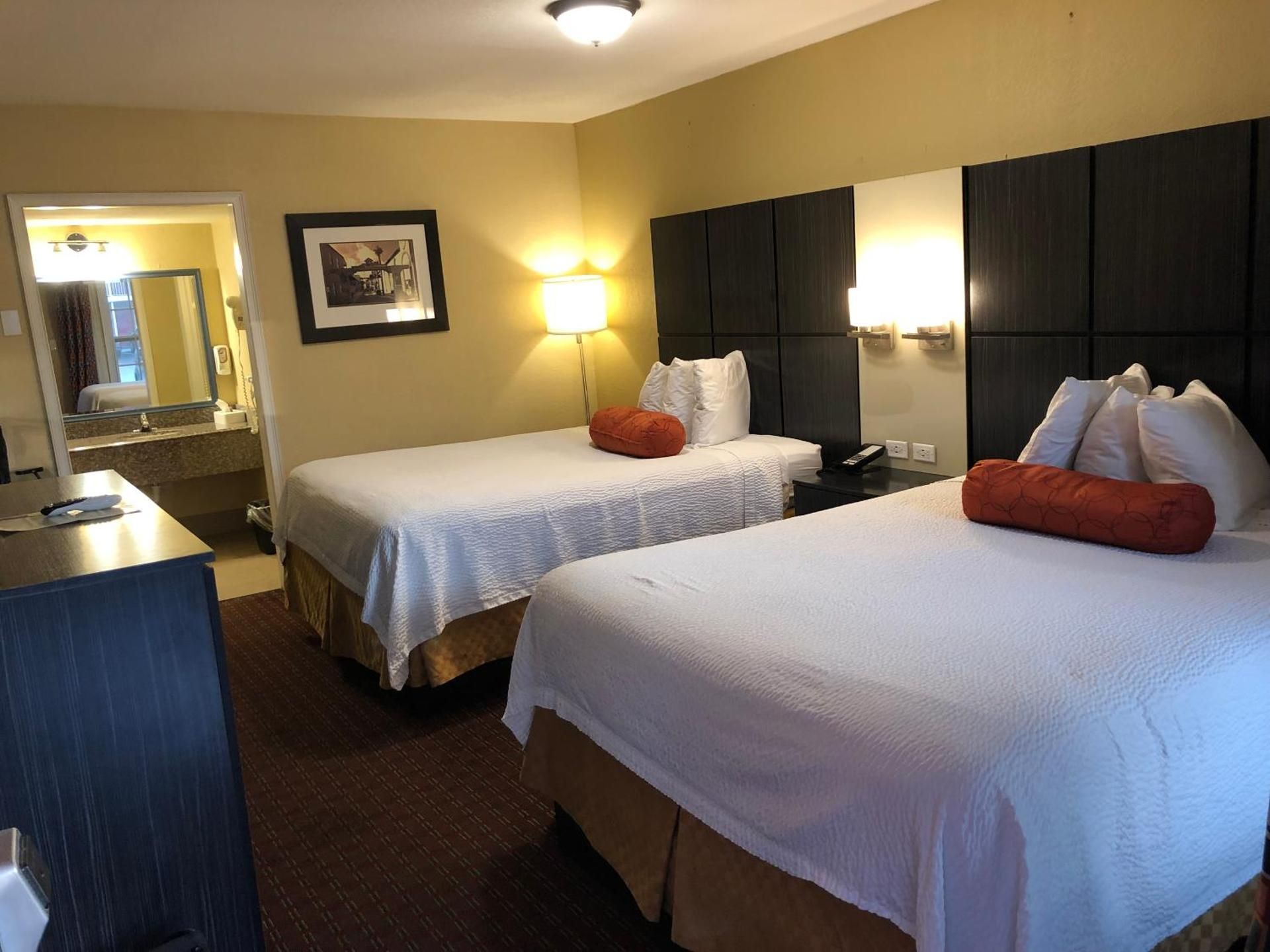 Queen Room with Two Queen Beds - Smoking