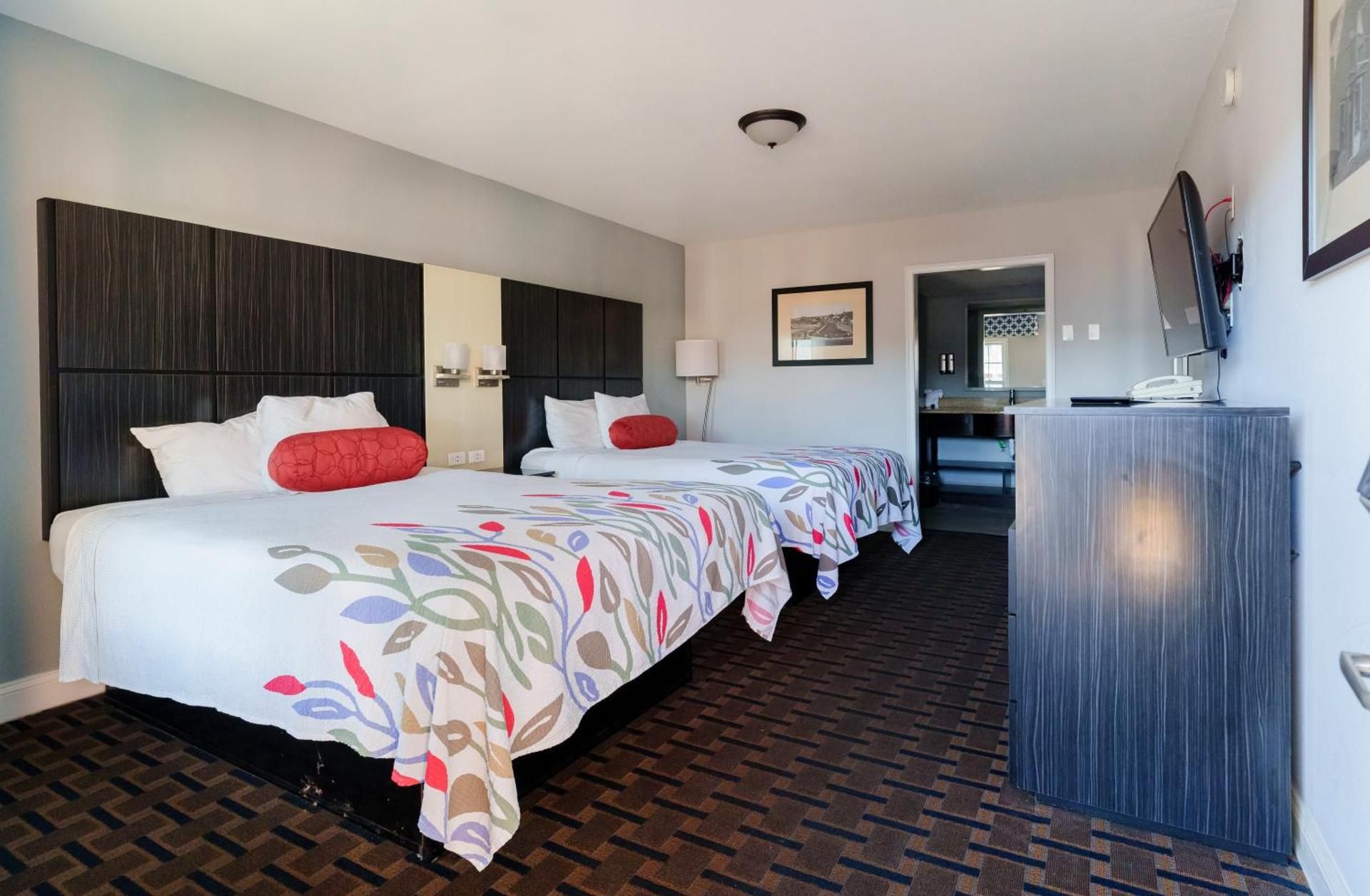 Queen Room with Two Queen Beds - Non-Smoking