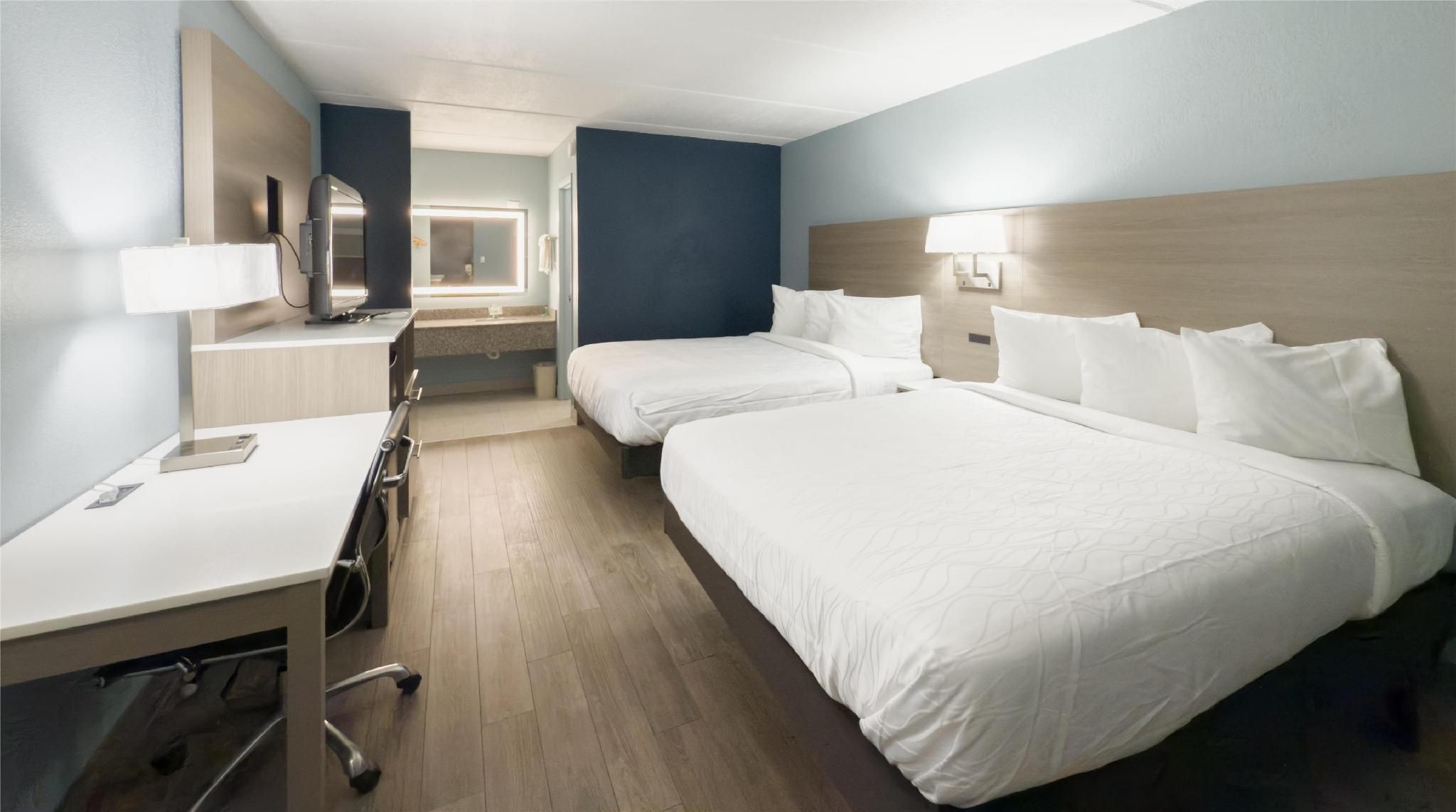 2 Queen Beds