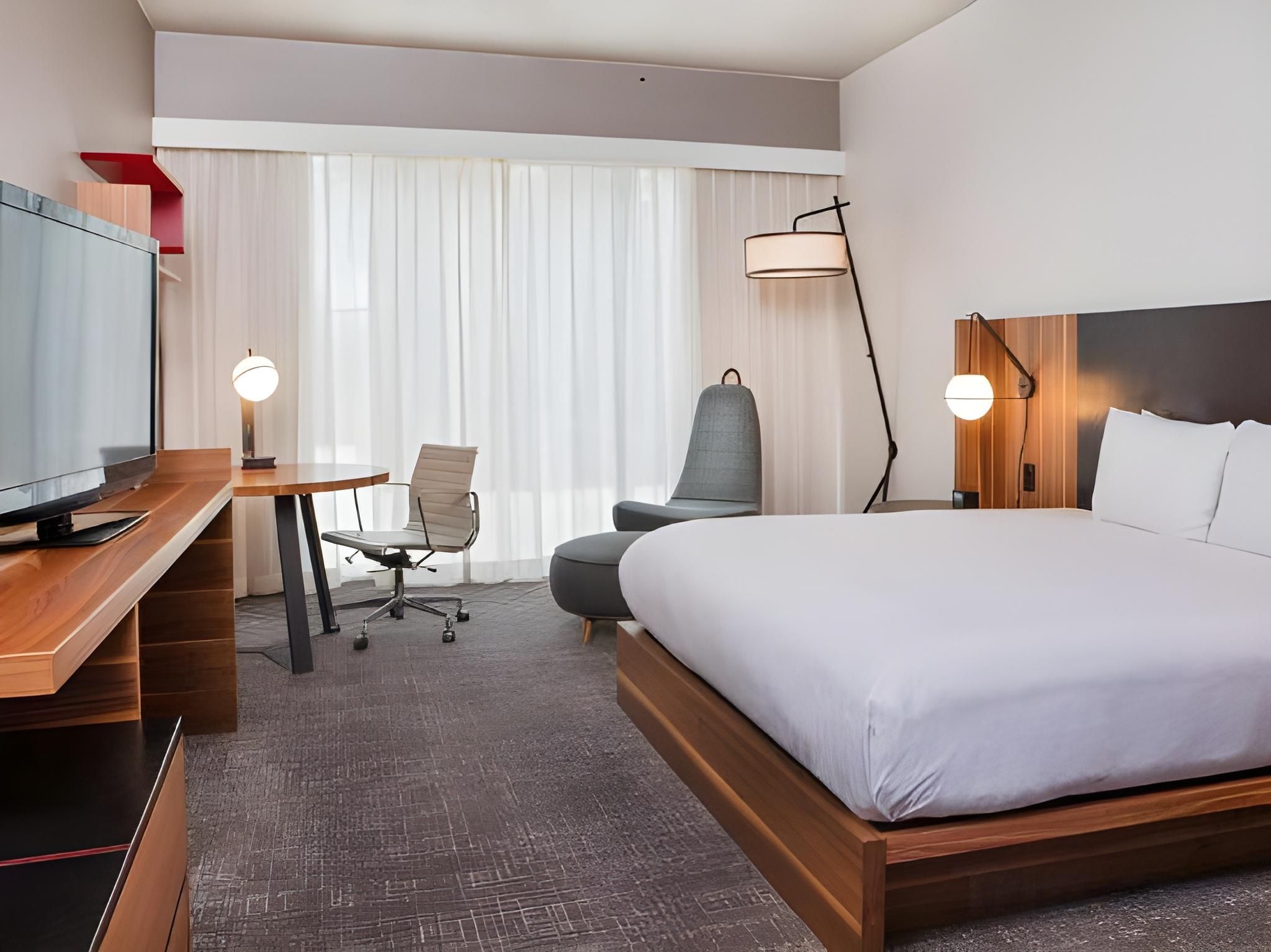 1 King Bed - Balcony