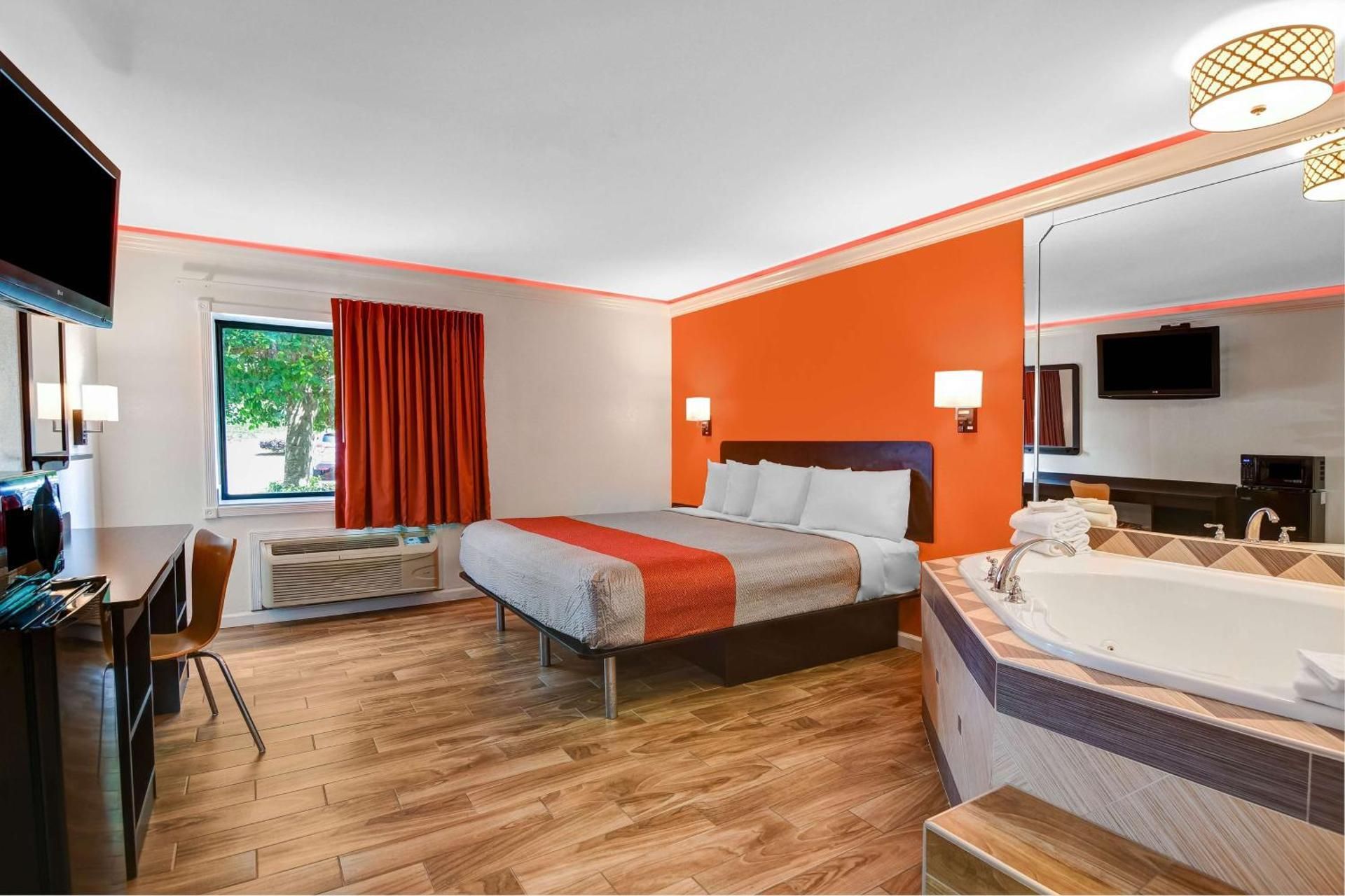 King Room with Spa Bath - Non-Smoking