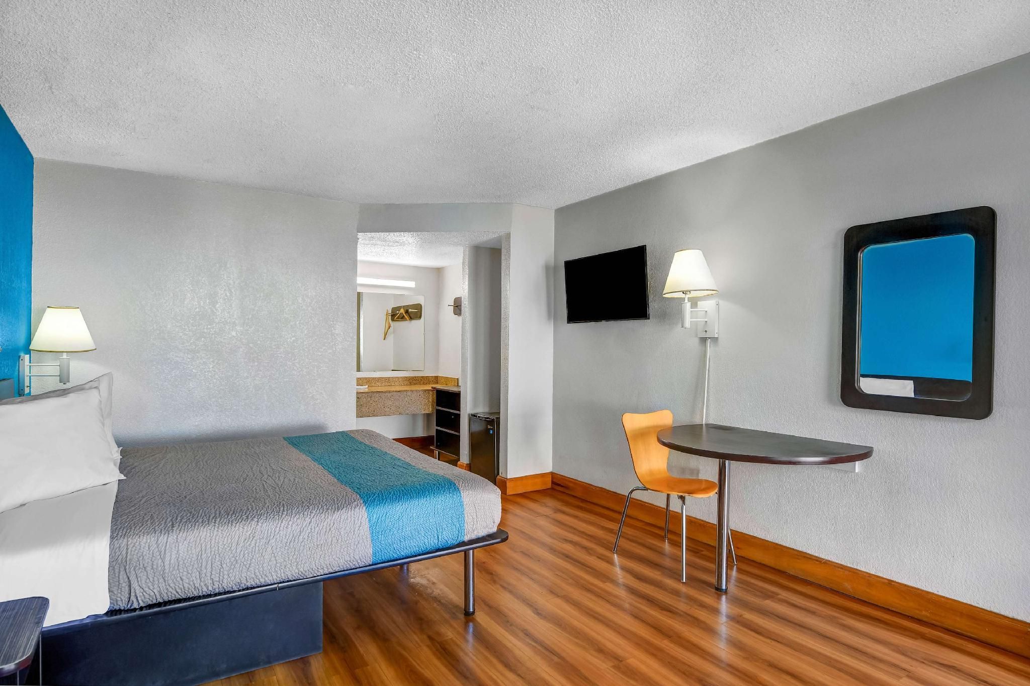 1 Full Bed | Mobility Access Tub, Nsmk