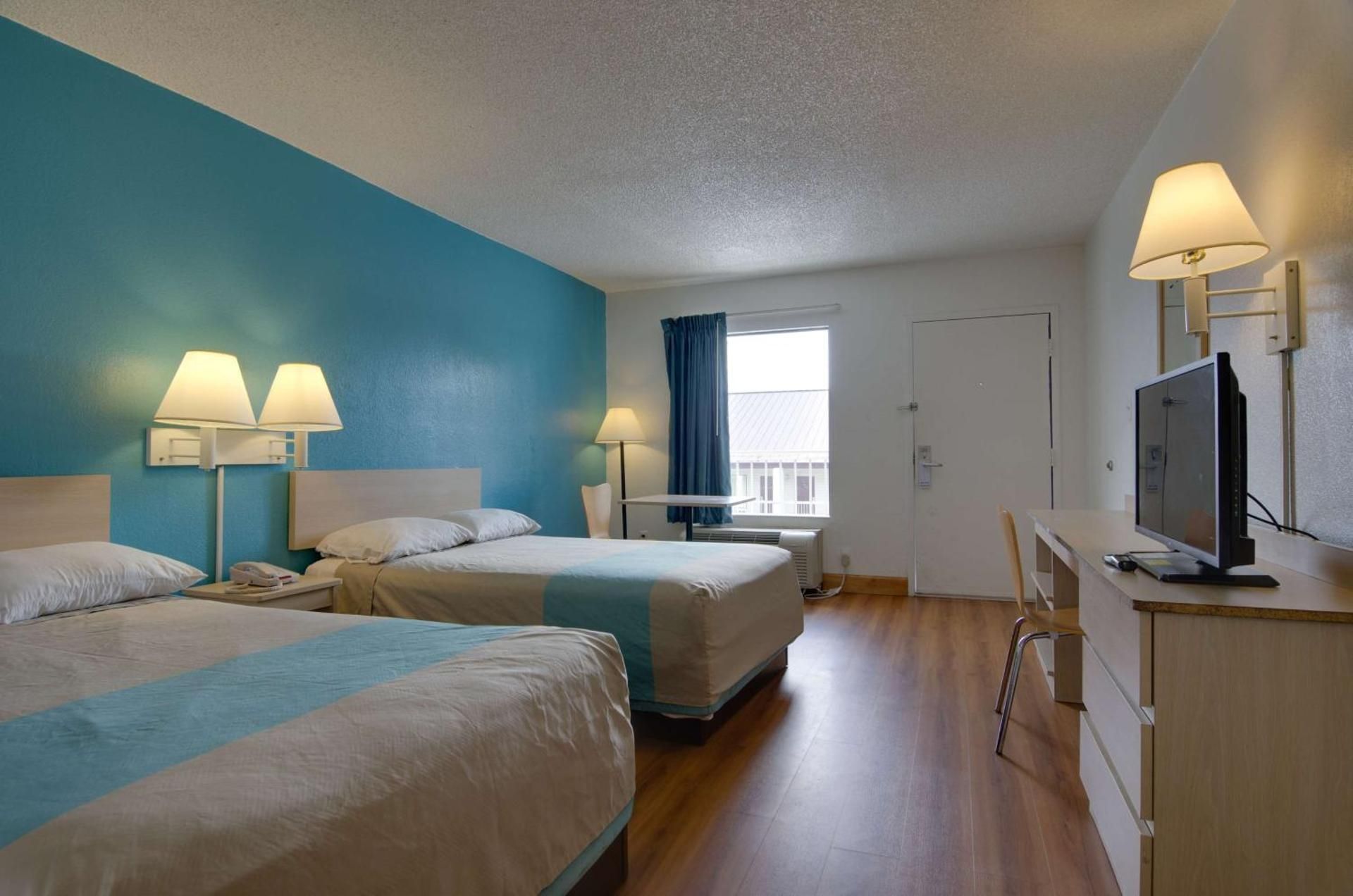Quadruple Room - Disability Access - Smoking