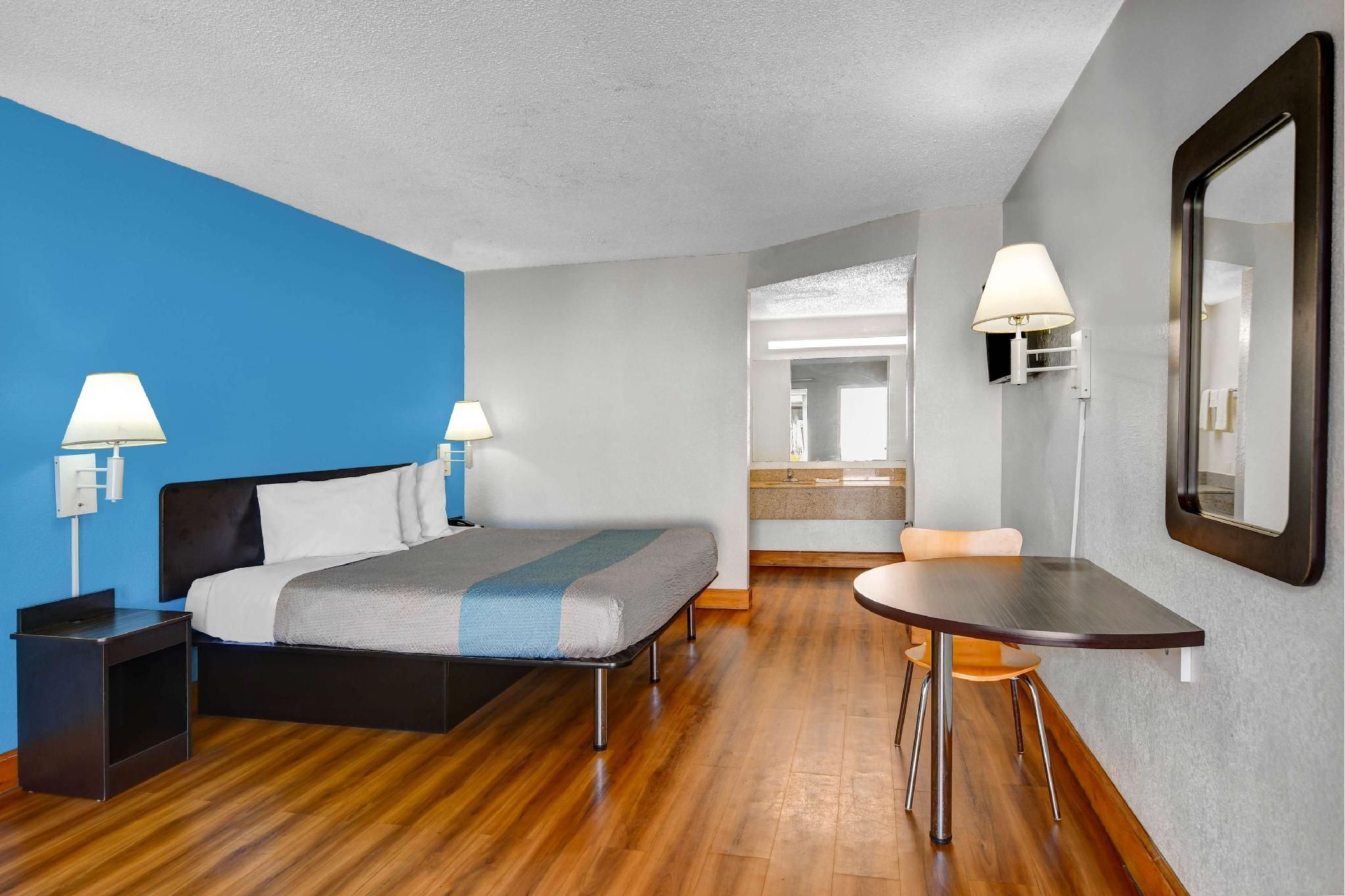 1 Full Bed | Mobility Access Tub, Nsmk