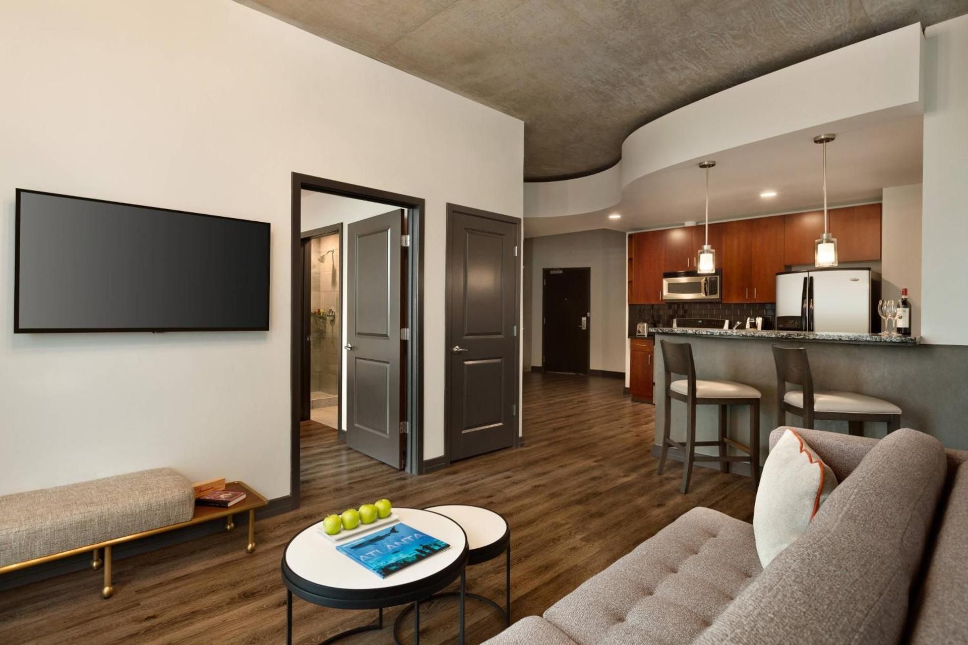 One-Bedroom King Suite