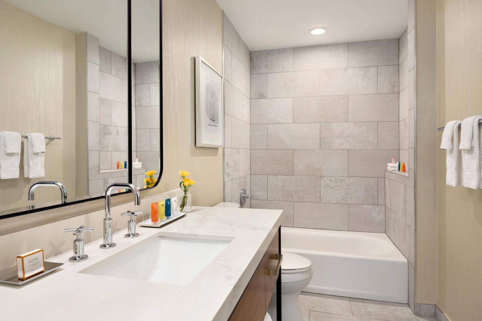 2 Bedroom Suite, Bedroom 1: 1 King, Bedroom 2: 2 Queen, Sofa Bed, Balcony