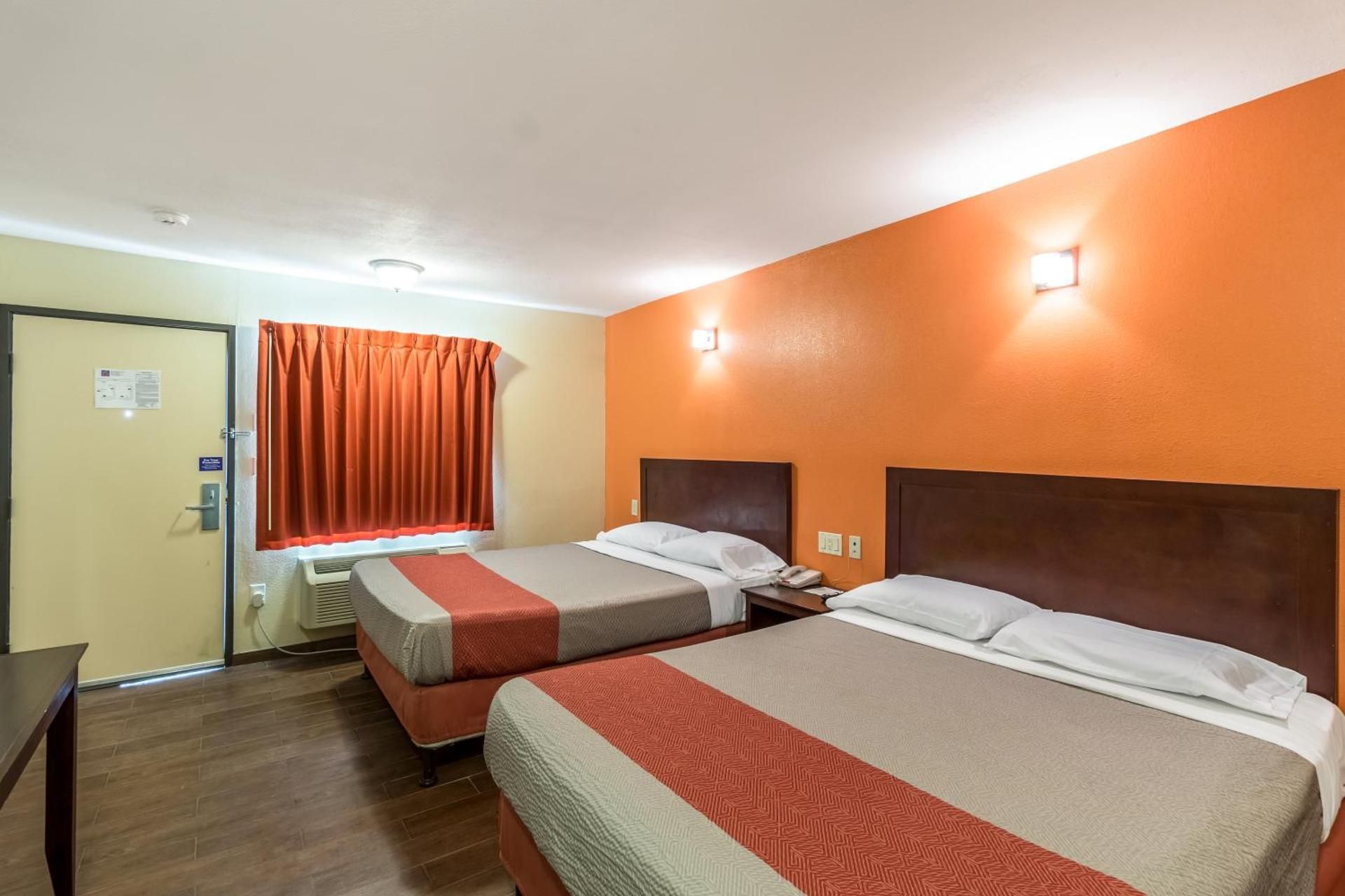 Motel 6 Blythe, CA - South Deluxe Queen Room with Two Queen Beds - Smoking