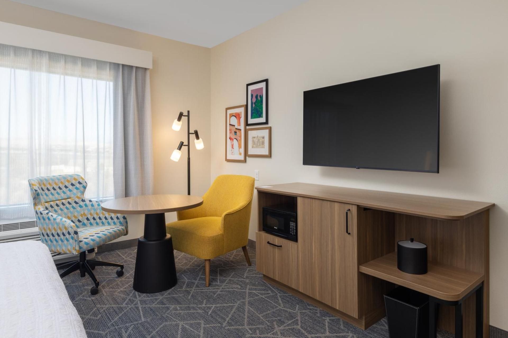 Hampton Inn & Suites by Hilton Cottonwood 1 KING HEARING ACCESS STUDIO W/SOFABED 3