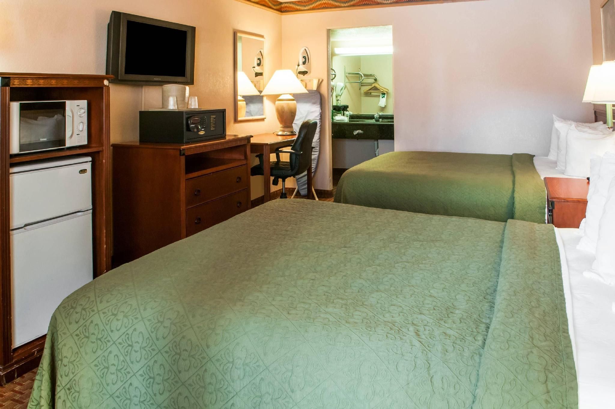 Quality Inn & Suites Las Cruces - University Area 2 Queen Beds, Nonsmoking