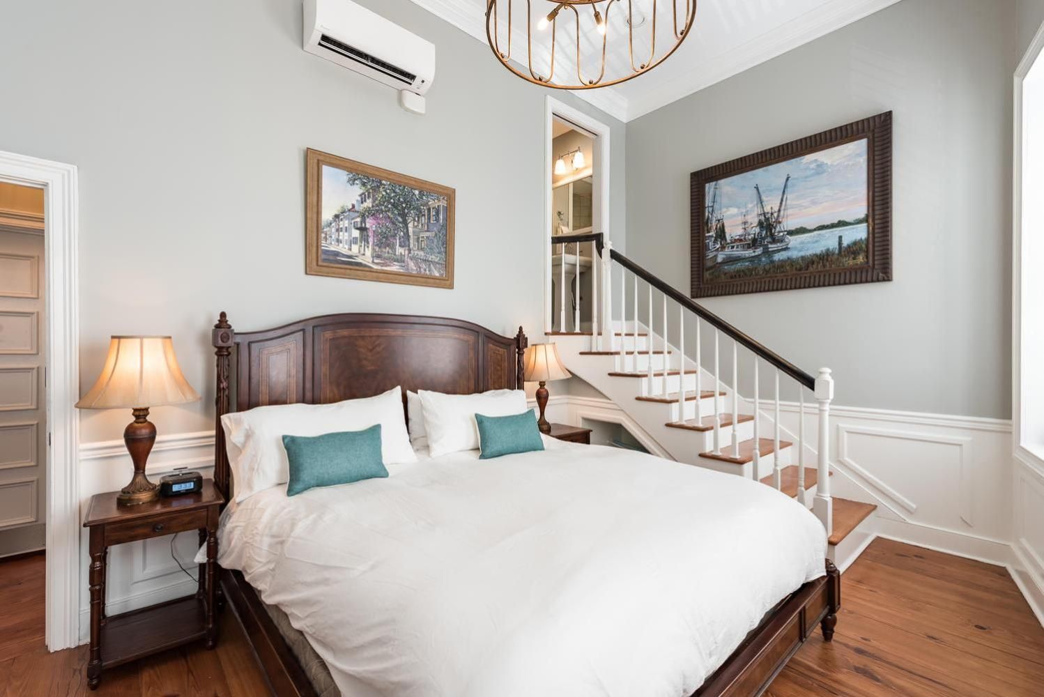 One-bedroom Loft Apartment 