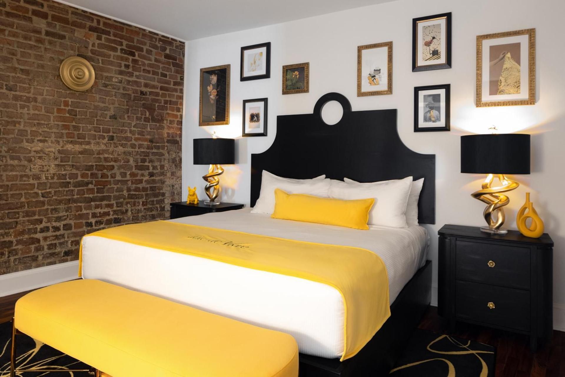 The Vendue, Downtown Art Hotel Enclave King Room without Window 2