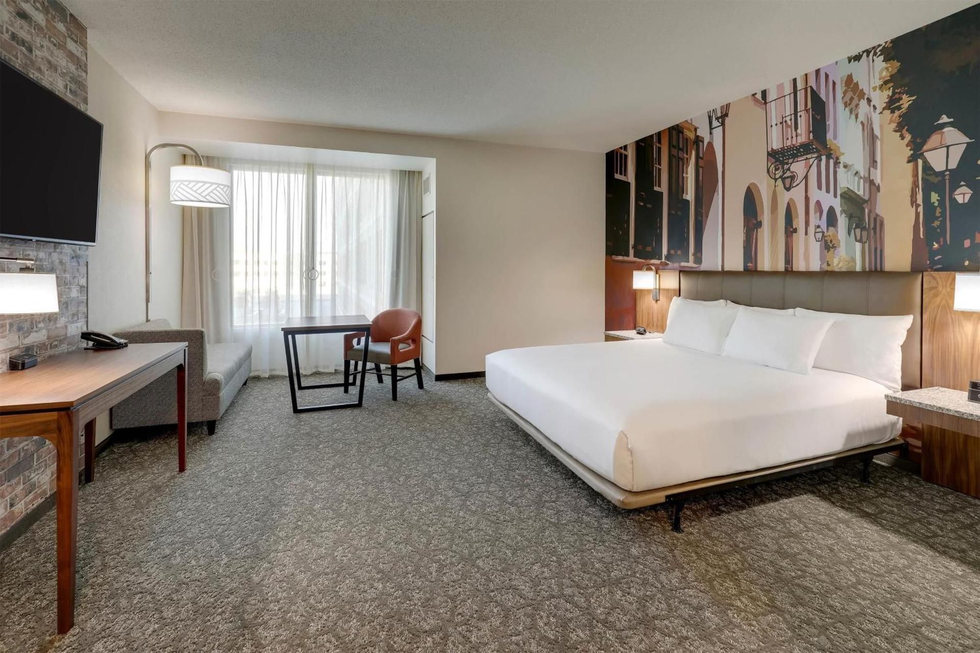 Deluxe King Room - Accessible, Tub