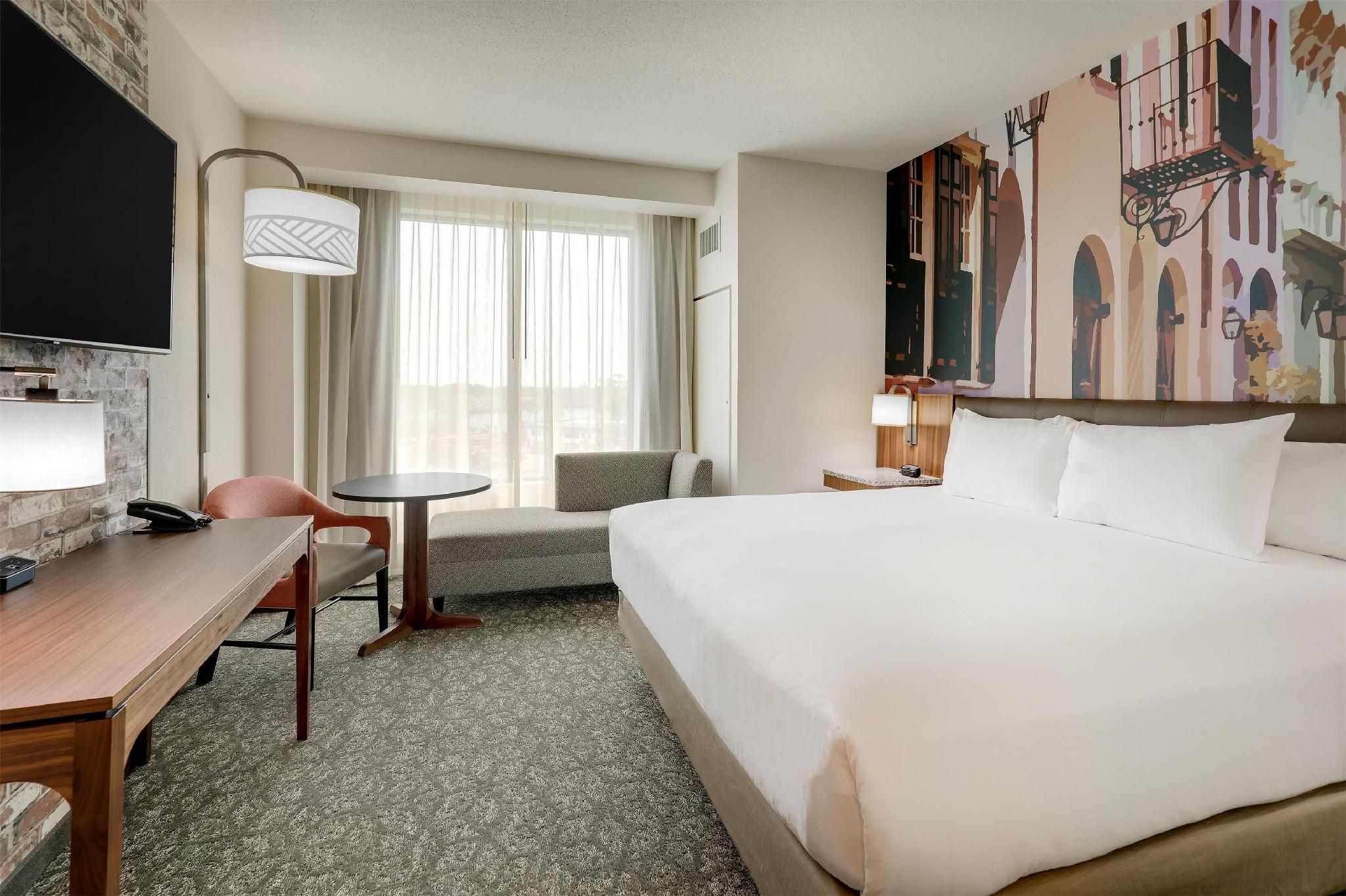 Upper Floor Deluxe King Room - Hearing Accessible