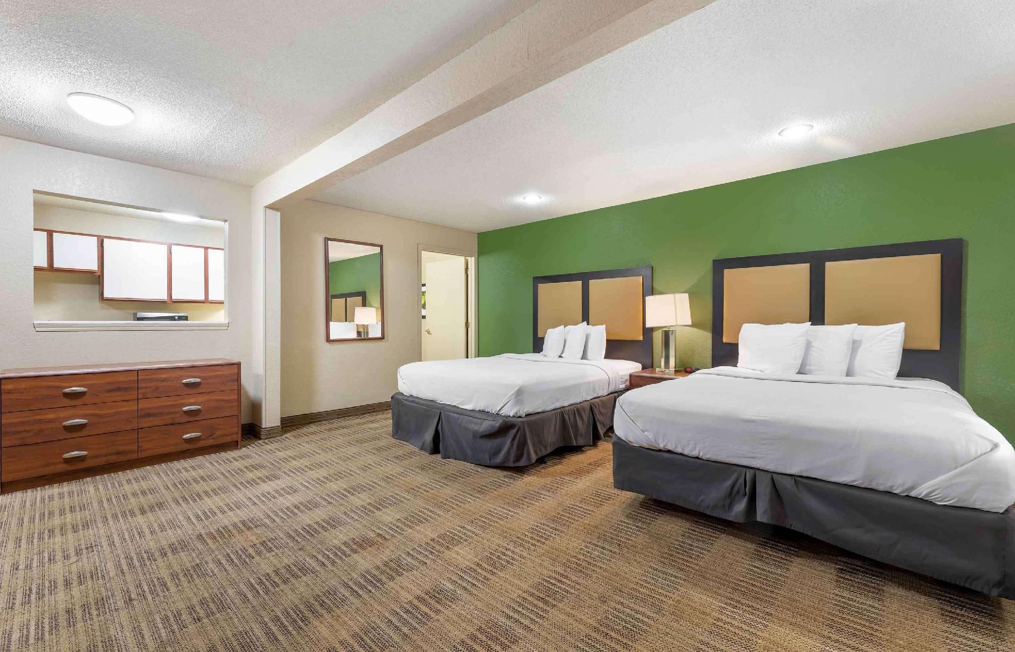 1 Bedroom Suite 2 Queen Non-Smoking