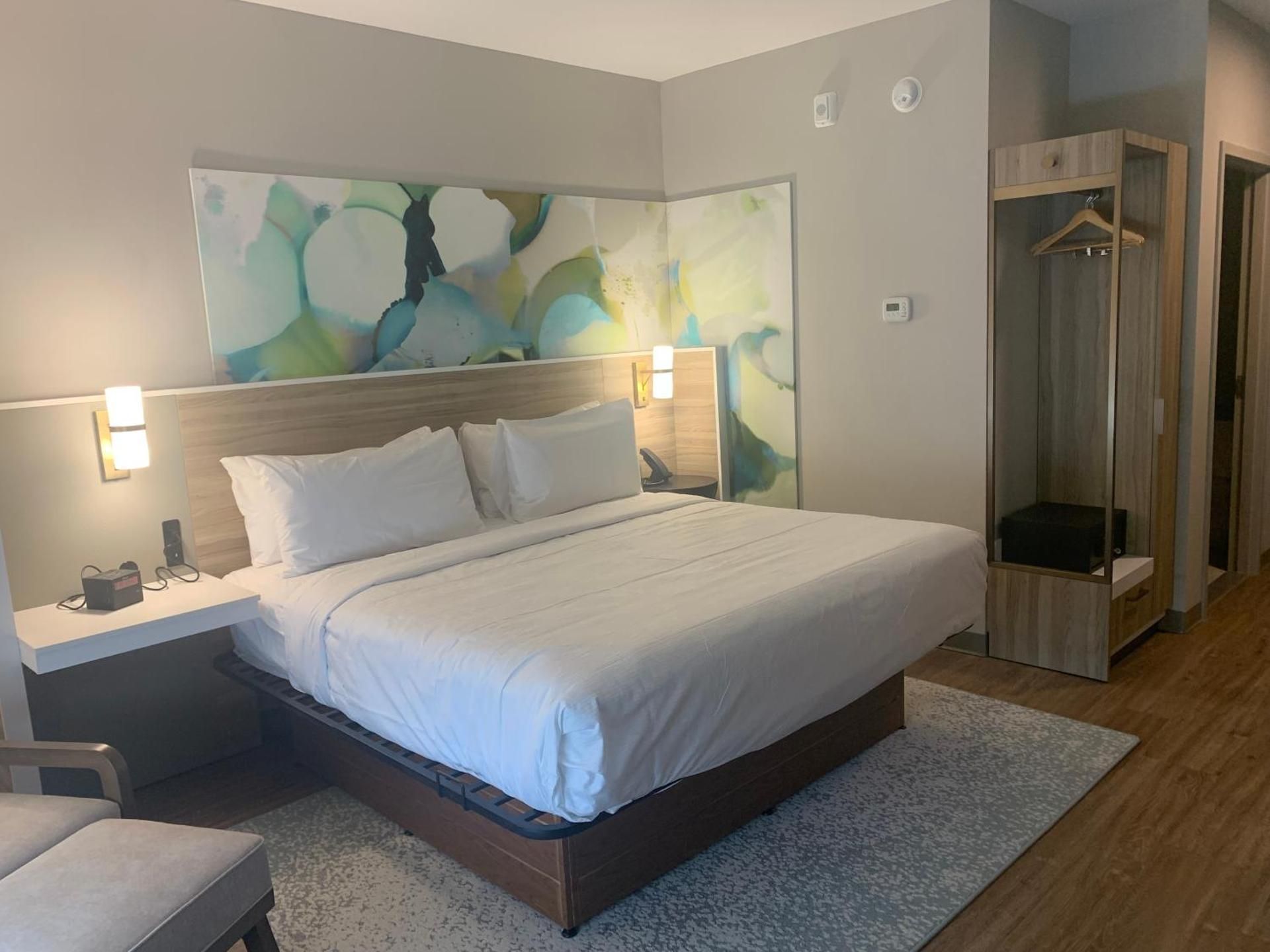 1 King Bed, Suite, Non-Smoking