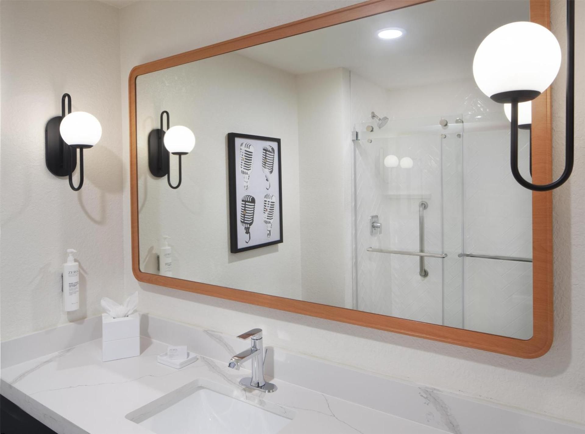 King Room with Wet Bar
