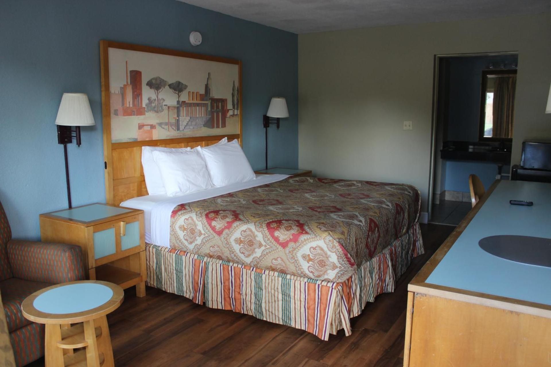 1 King Bed