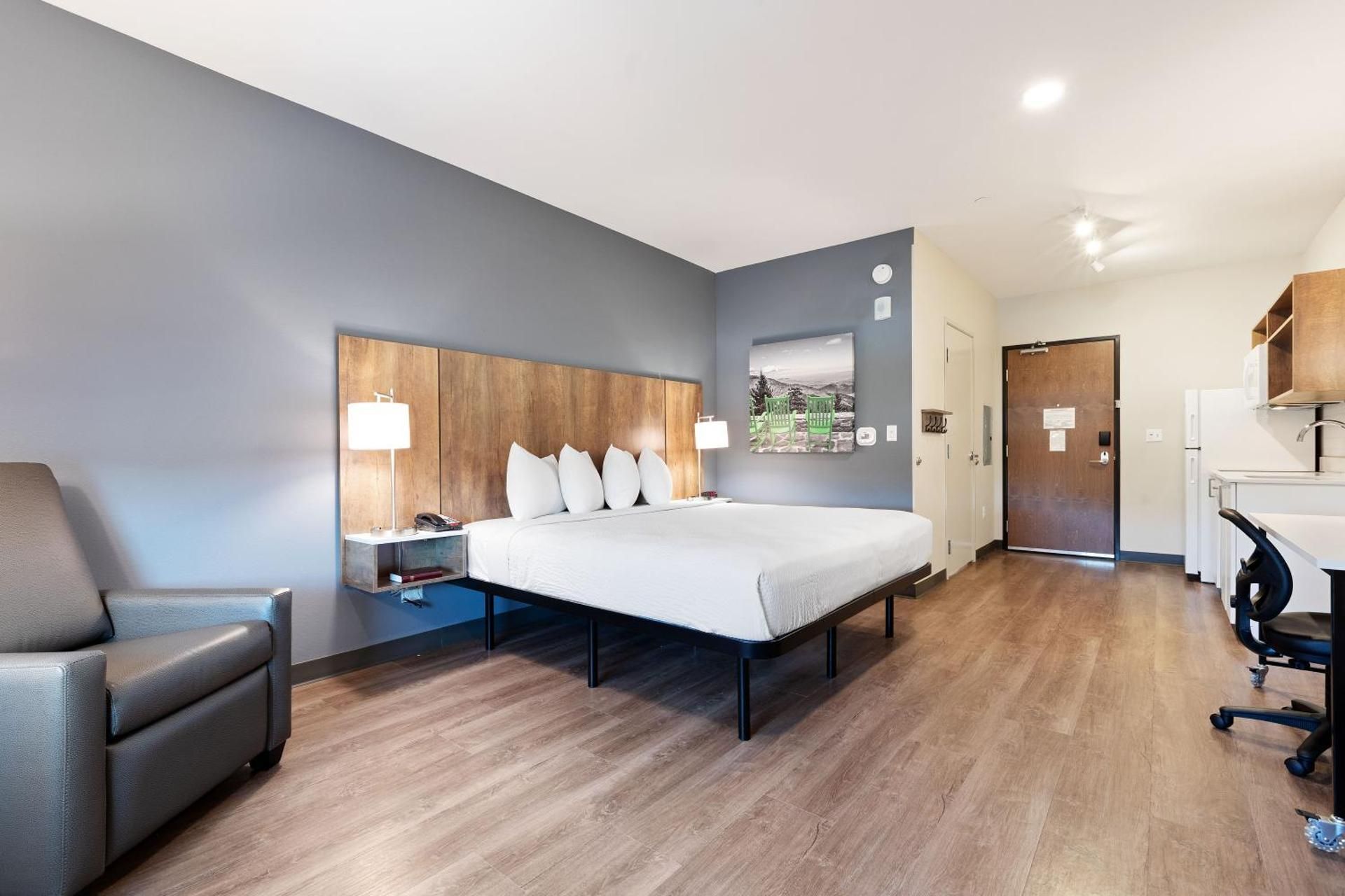 Standard Studio 1 King Bed Nonsmoking