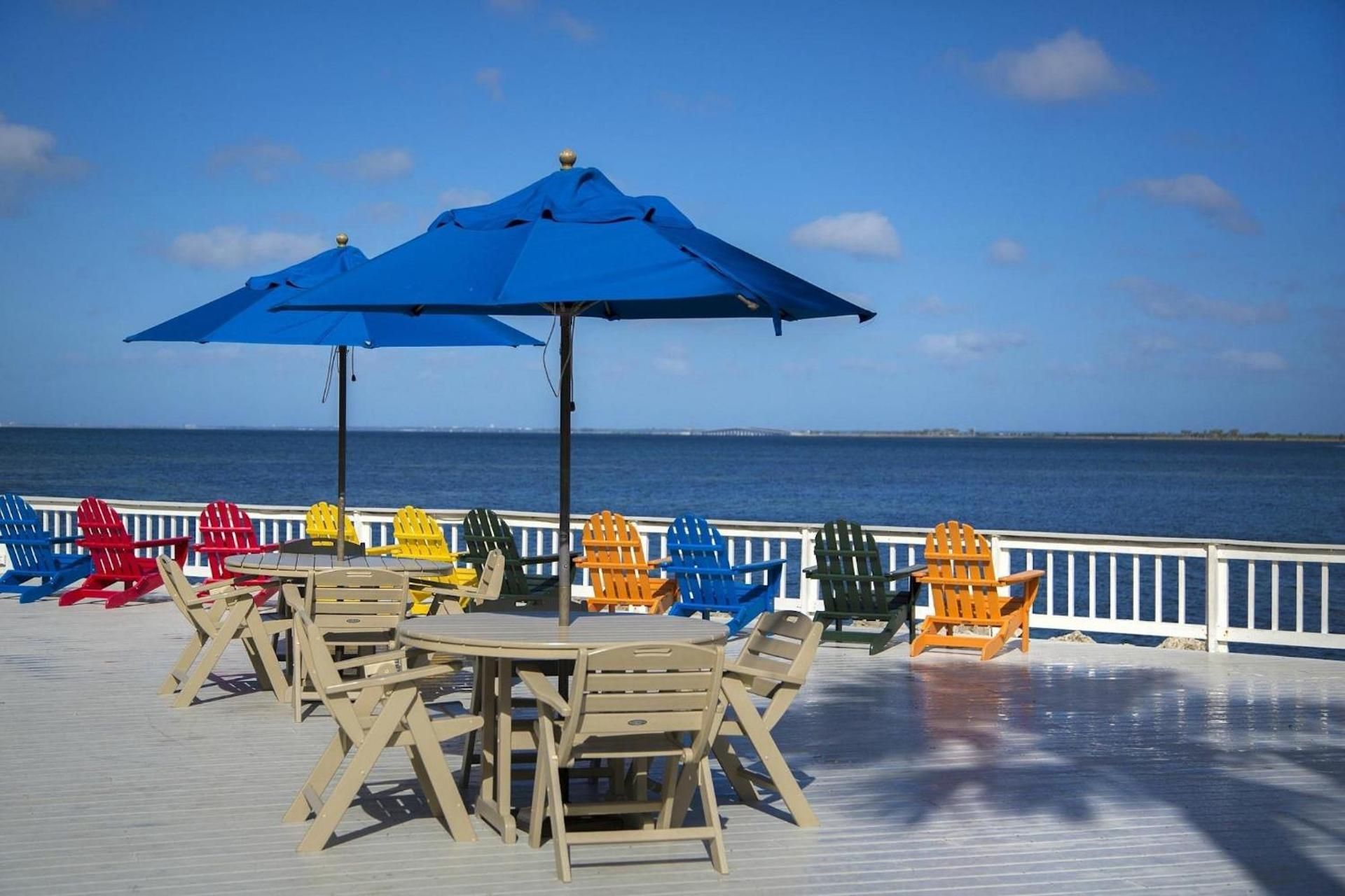 2 Bed Condo with Balcony Facing Pool and Sunsets!