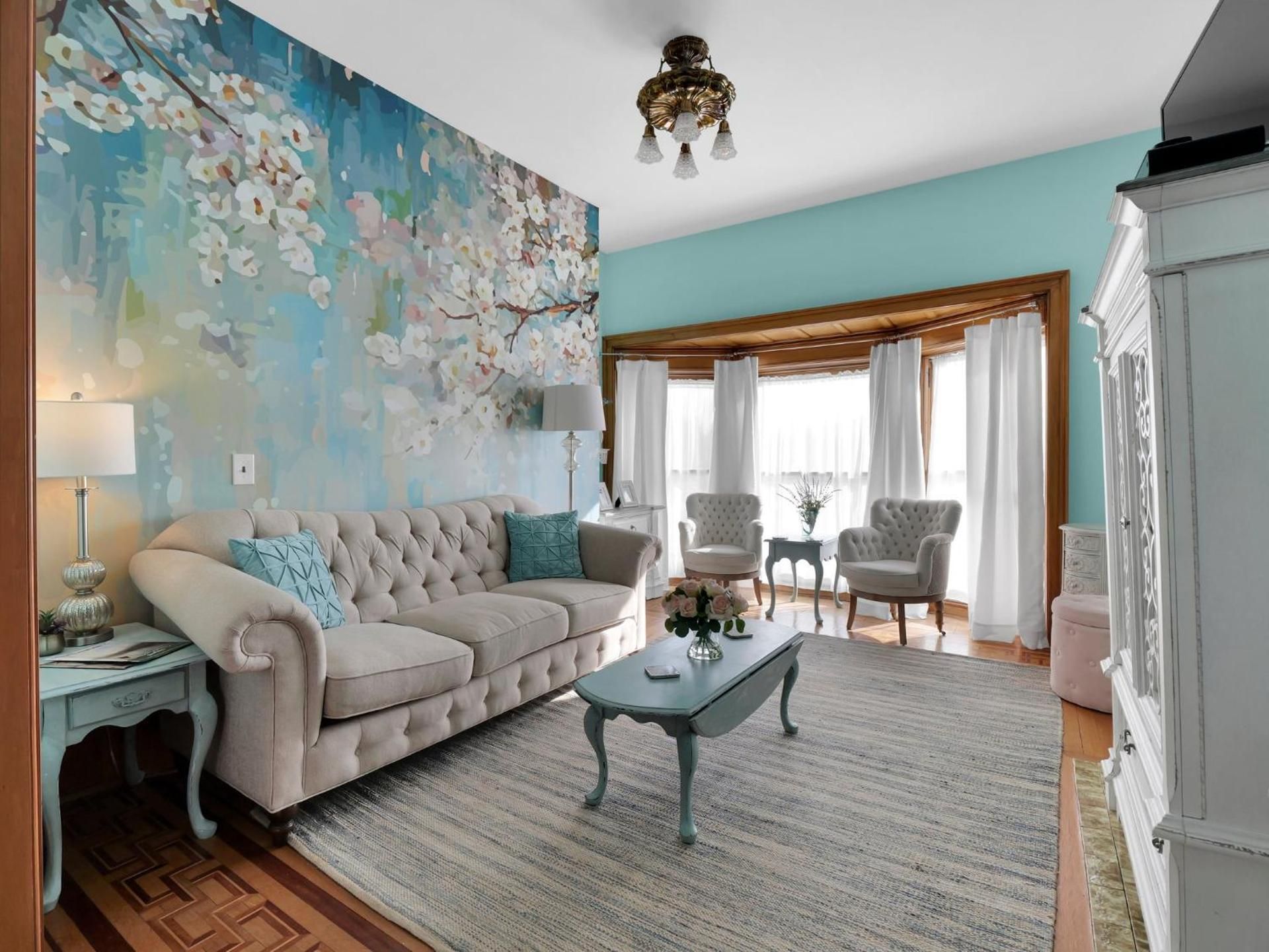 Old Library Inn Deluxe Queen Suite 2