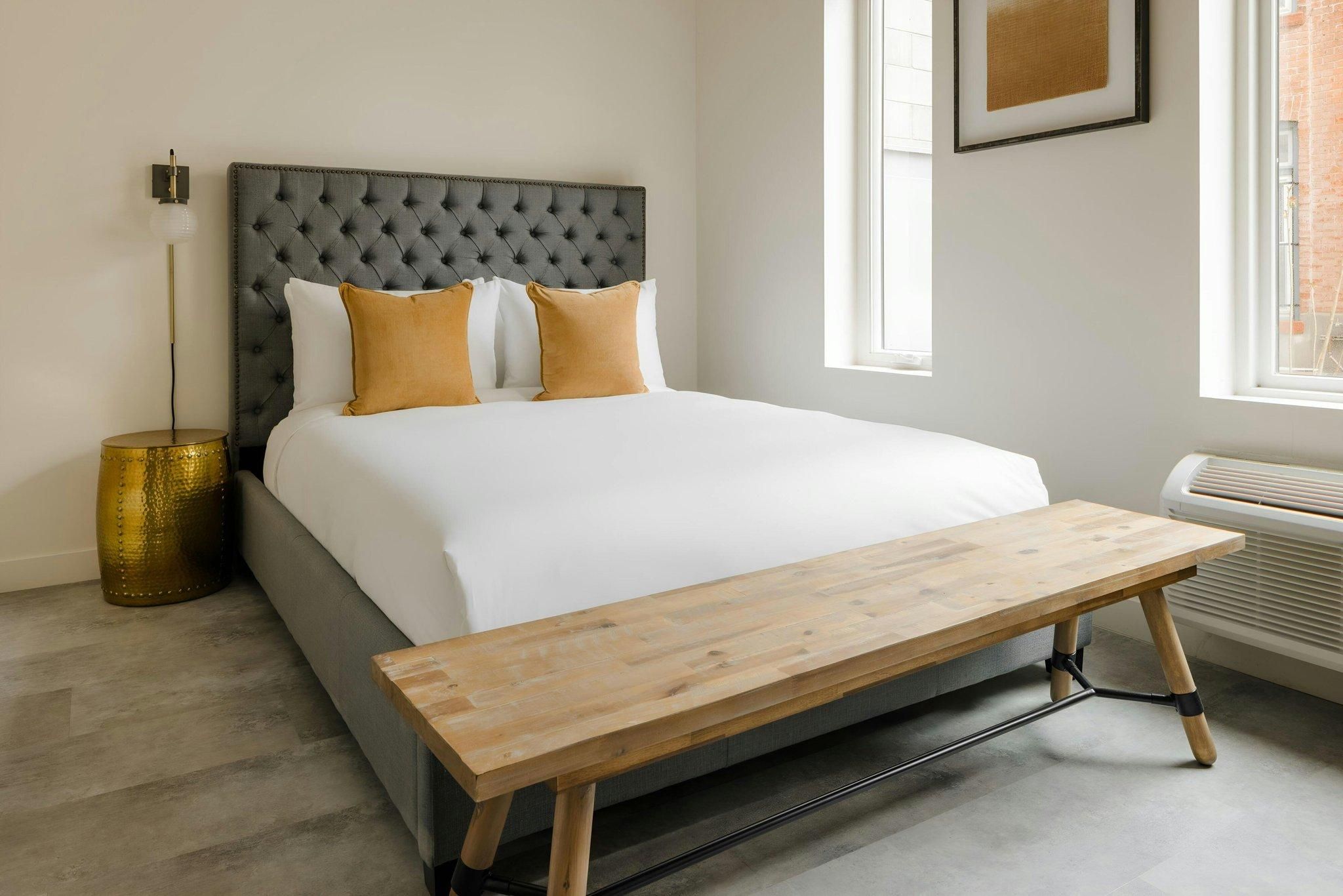 Studio Apartment, 1 Queen