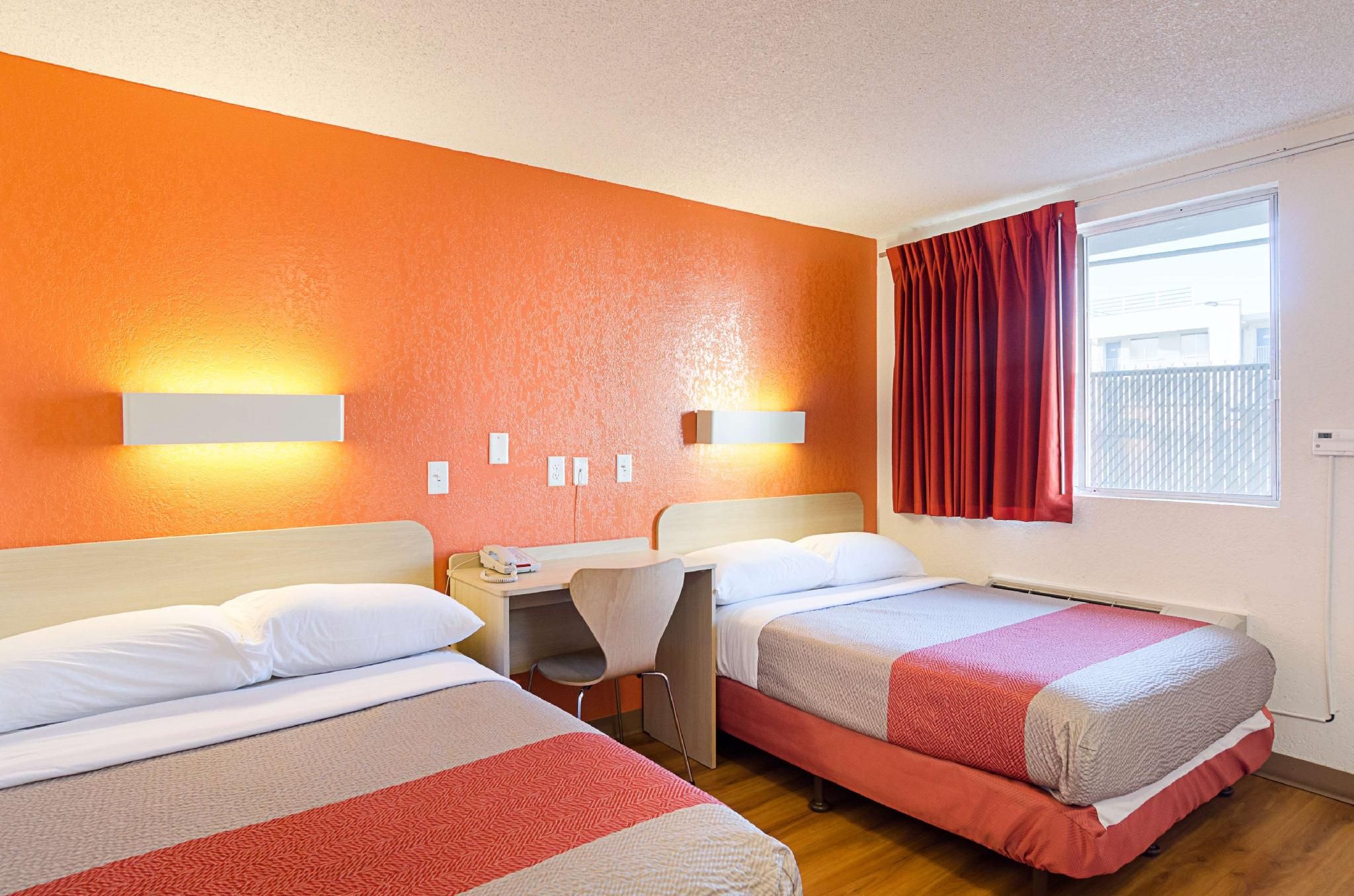 2 Full Beds Non-Smoking
