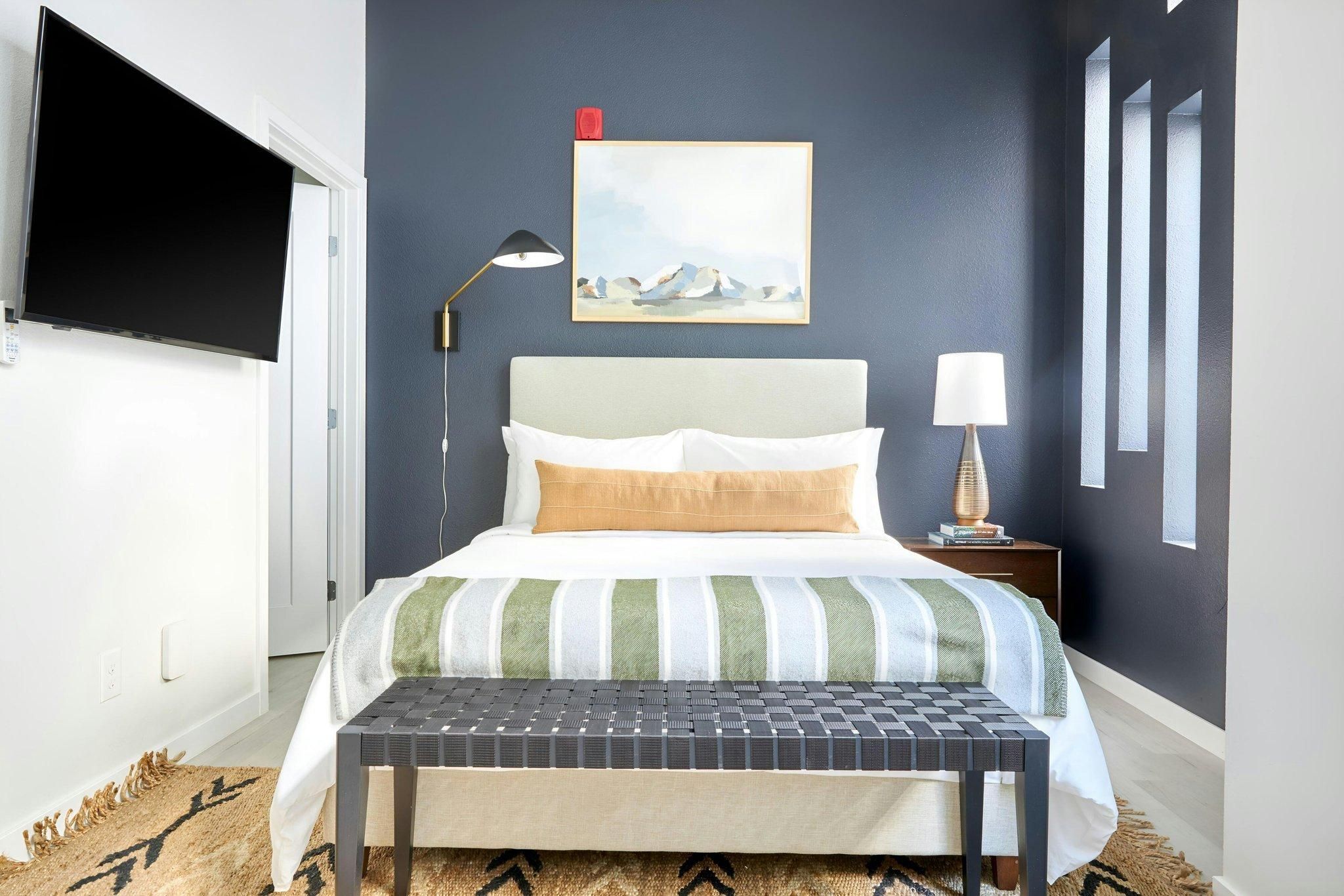 Studio Apartment, 1 Queen